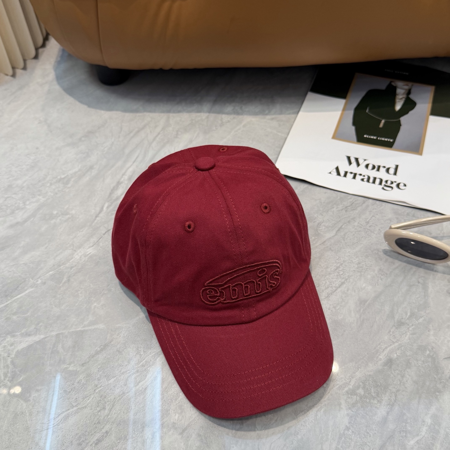 韩国潮牌emis 新款棒球帽，emis的帽子真的有种魔力 就是每一个都好看，完全不挑脸型的 每个都想买 