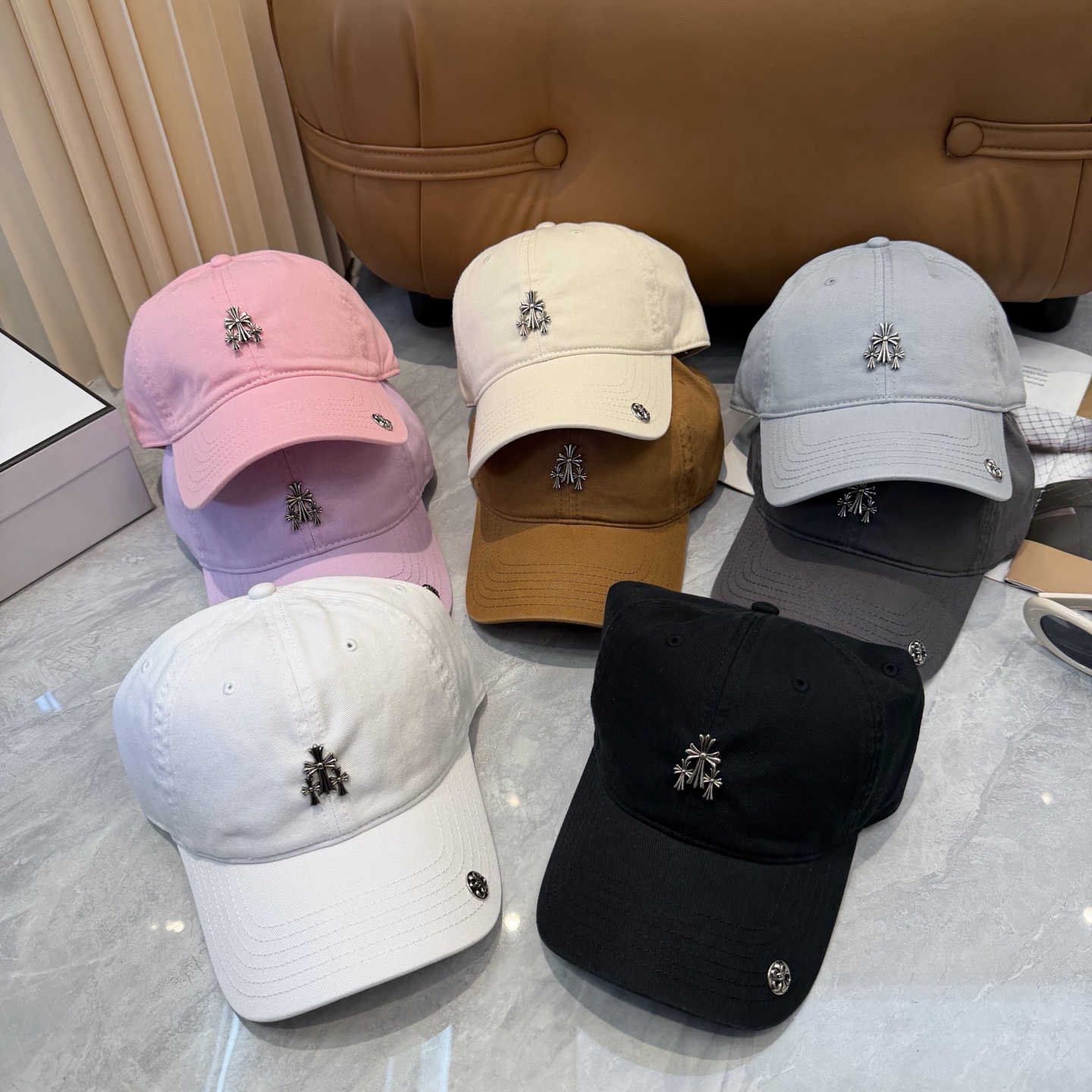 克罗心 🆕🆕新款棒球帽，个性时尚经典十字架标志，休闲带点酷酷的感觉，中性款男女同款！超好搭！头围:56-