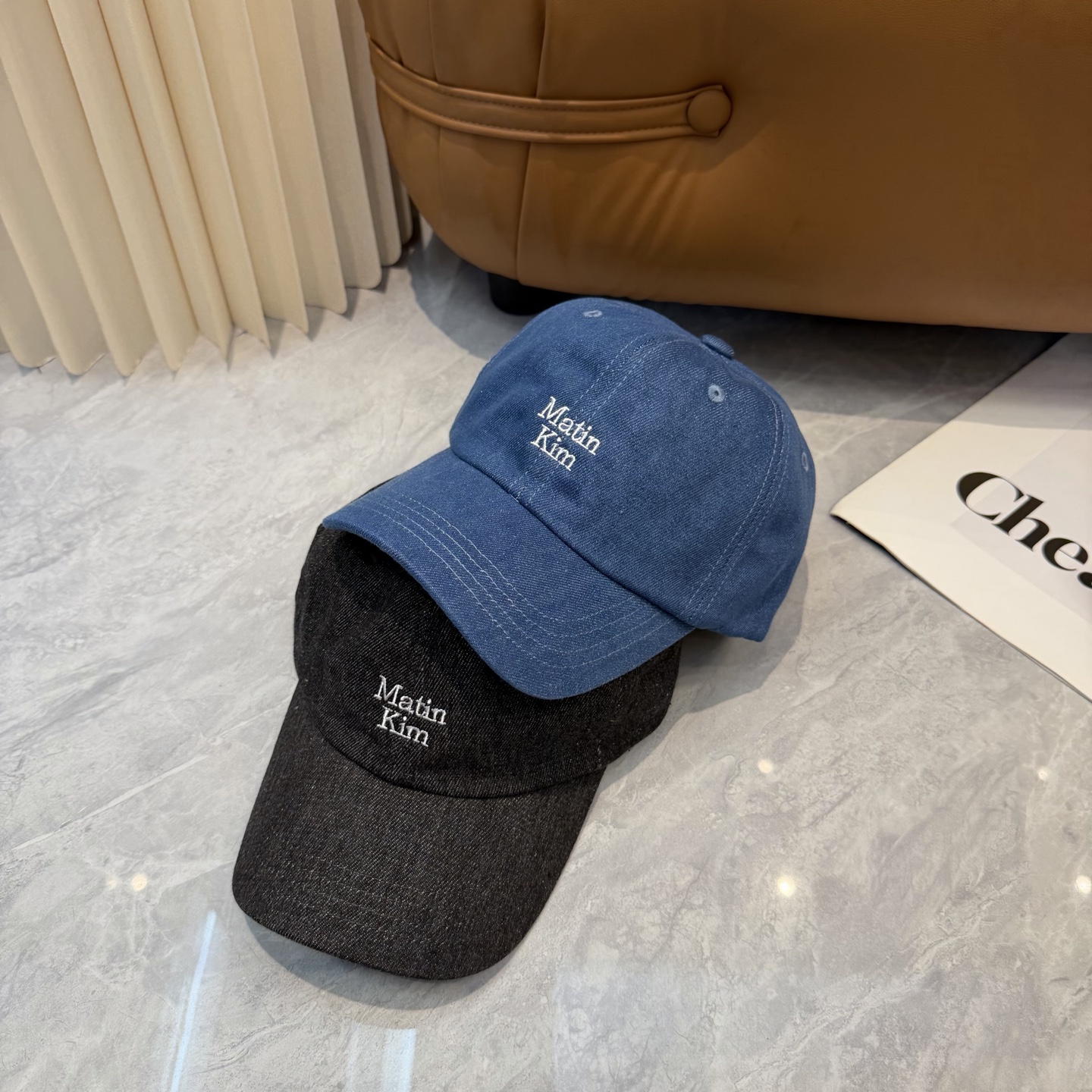 韩国大热的Matin Kim刺绣棒球帽🧢上新啦！最近超爱这款刺绣棒球帽每个色都很好看日常通勤、运动都合适