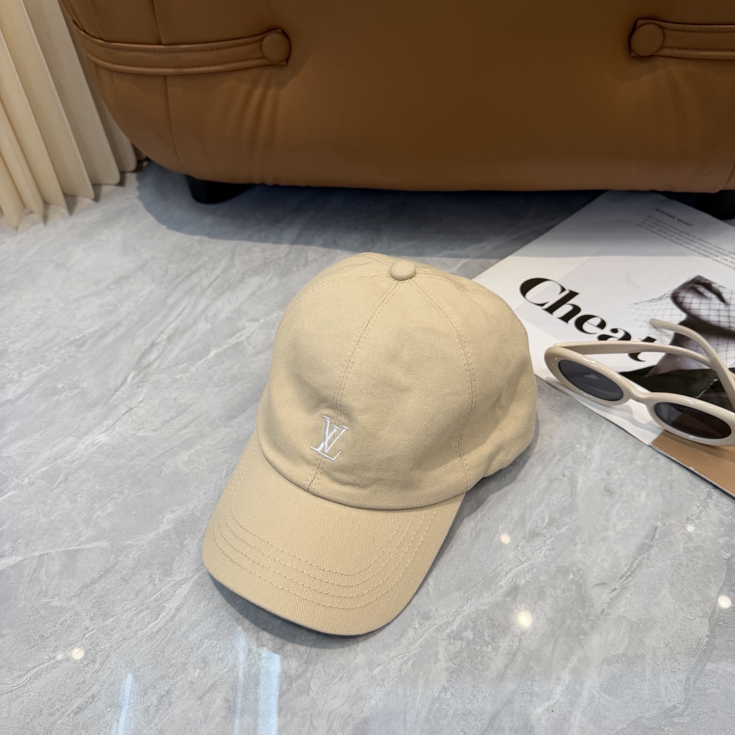 路易威登棒球帽LouisVuitton👒😍新款LV棒球帽，重工打造♥完美刺绣，高端大气，百搭款🤗男女通用
