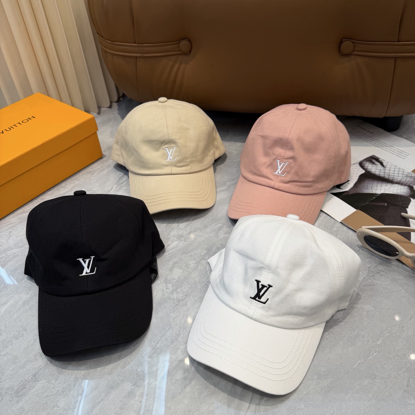 路易威登棒球帽LouisVuitton👒😍新款LV棒球帽，重工打造♥完美刺绣，高端大气，百搭款🤗男女通用