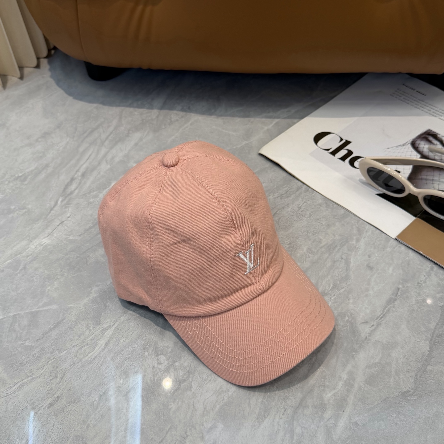 路易威登棒球帽LouisVuitton👒😍新款LV棒球帽，重工打造♥完美刺绣，高端大气，百搭款🤗男女通用