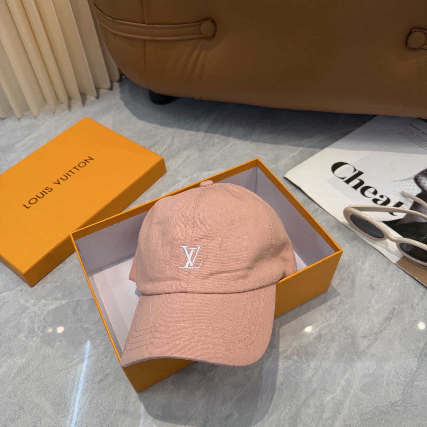 路易威登棒球帽LouisVuitton👒😍新款LV棒球帽，重工打造♥完美刺绣，高端大气，百搭款🤗男女通用