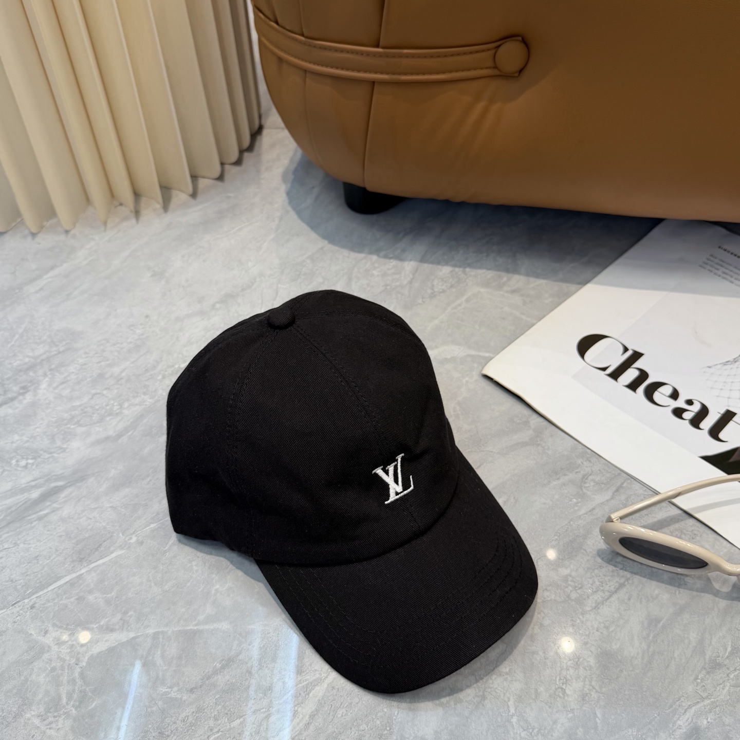 路易威登棒球帽LouisVuitton👒😍新款LV棒球帽，重工打造♥完美刺绣，高端大气，百搭款🤗男女通用