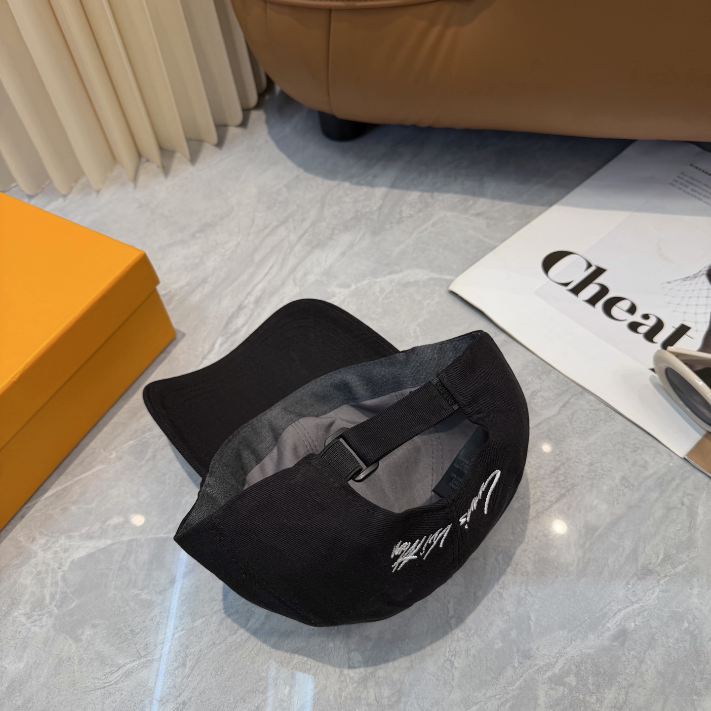 路易威登棒球帽LouisVuitton👒😍新款LV棒球帽，重工打造♥完美刺绣，高端大气，百搭款🤗男女通用