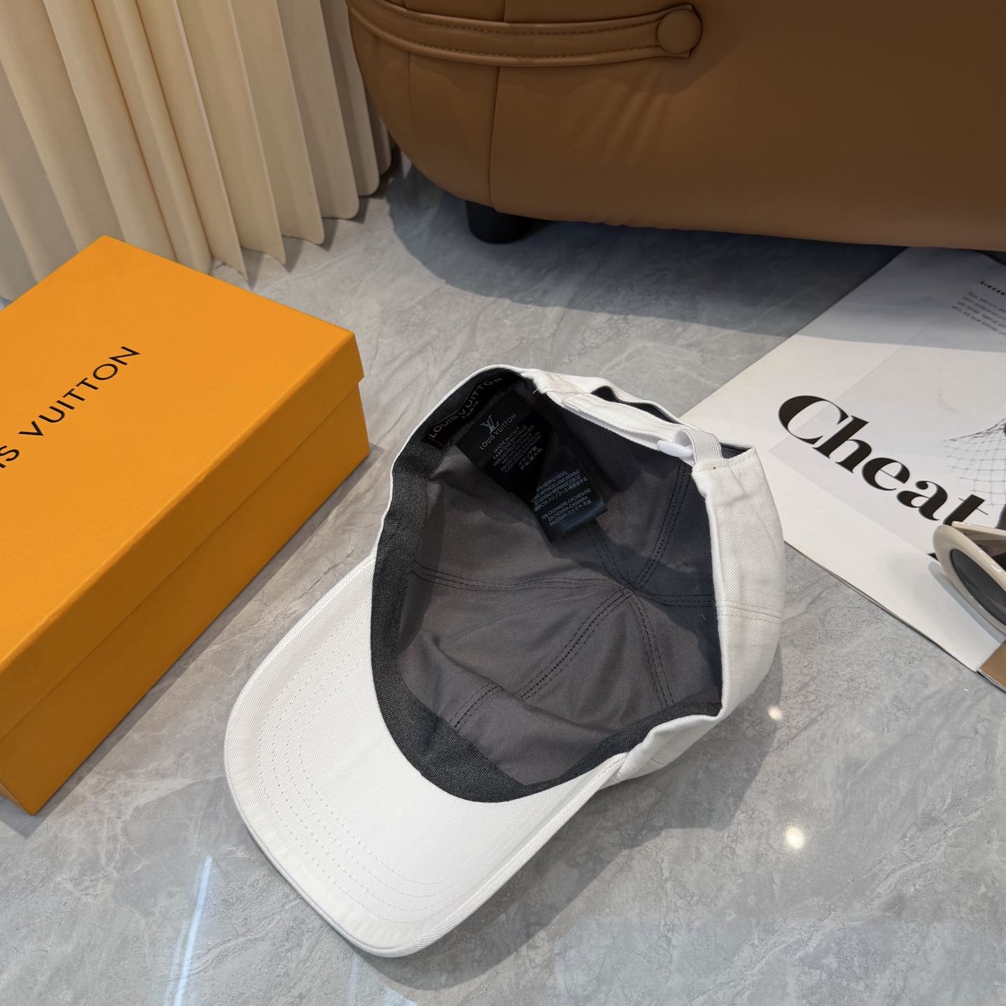 路易威登棒球帽LouisVuitton👒😍新款LV棒球帽，重工打造♥完美刺绣，高端大气，百搭款🤗男女通用