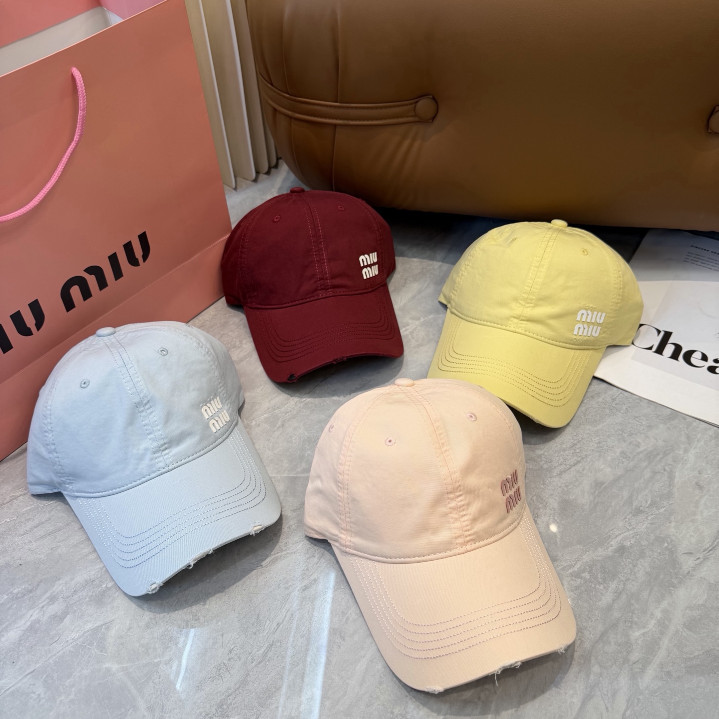miumiu🌟缪缪春夏新款棒球帽🧢防晒显脸小氛围感穿搭必入！爆款棒球帽 巨百搭✓