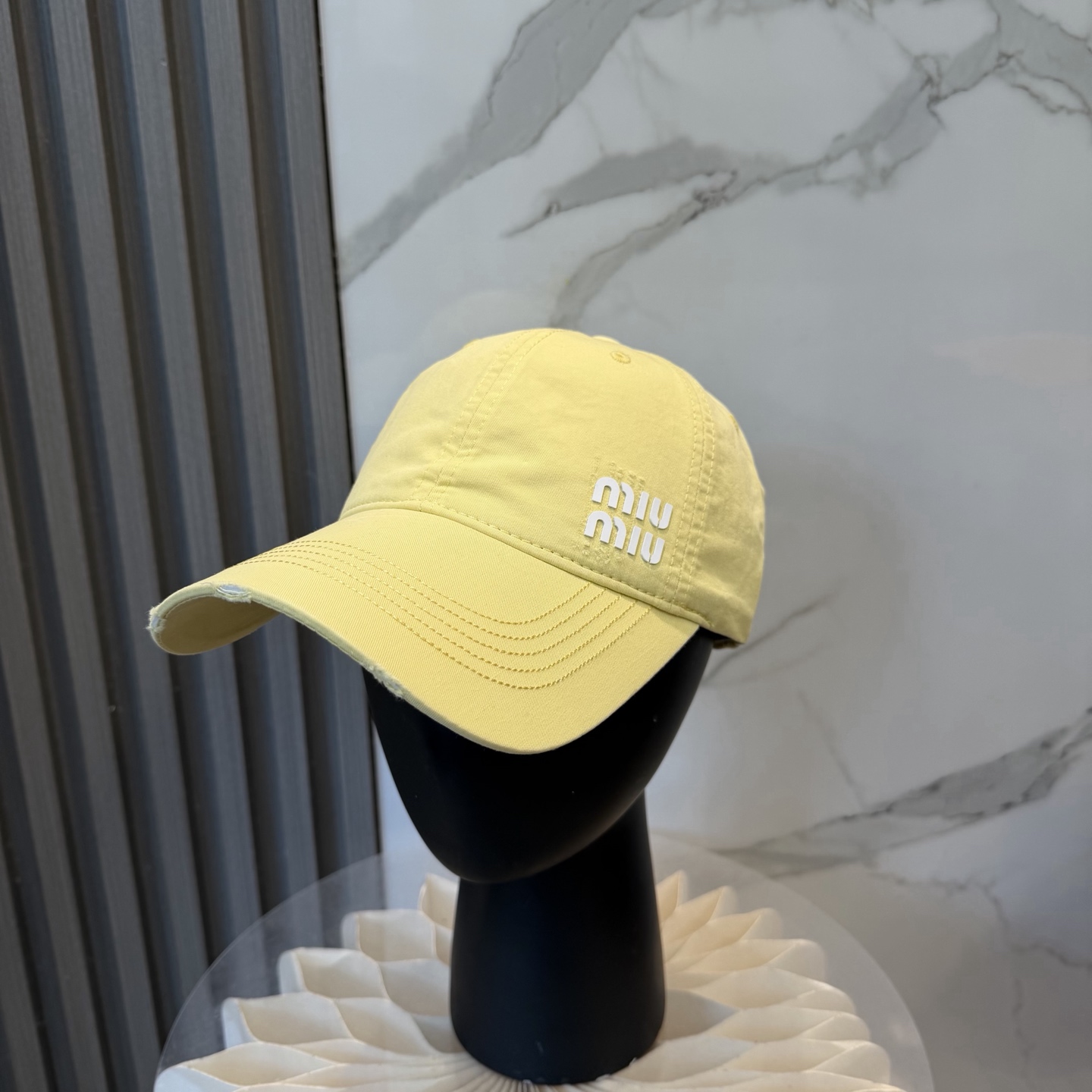 miumiu🌟缪缪春夏新款棒球帽🧢防晒显脸小氛围感穿搭必入！爆款棒球帽 巨百搭✓