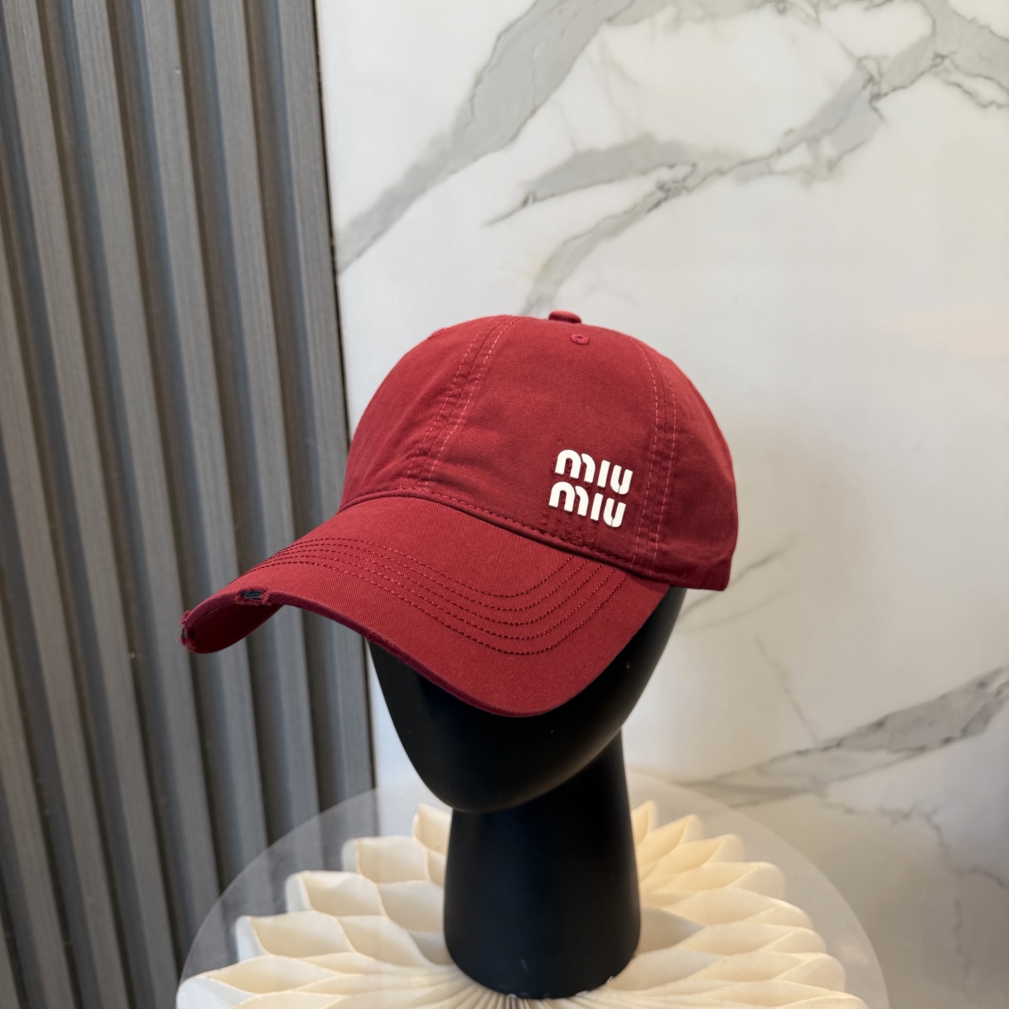 miumiu🌟缪缪春夏新款棒球帽🧢防晒显脸小氛围感穿搭必入！爆款棒球帽 巨百搭✓