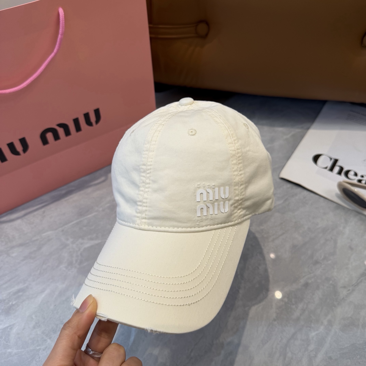 miumiu🌟缪缪春夏新款棒球帽🧢防晒显脸小氛围感穿搭必入！爆款棒球帽 巨百搭✓
