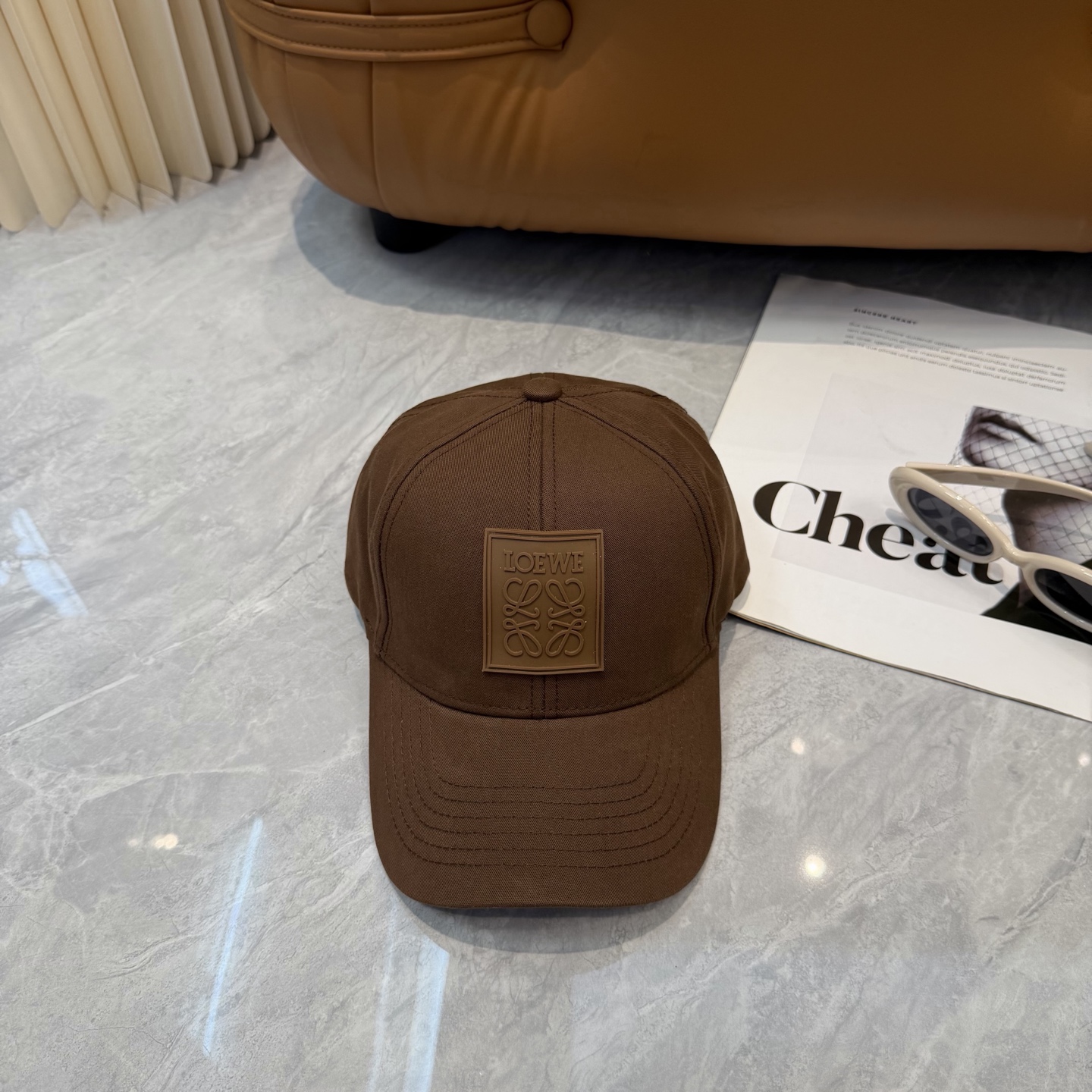 配防尘袋👒罗意威👒LOEWE新款原版原标设计棒球帽🧢质感超好，外部线条定位标准，做工精细，简约大气低价走