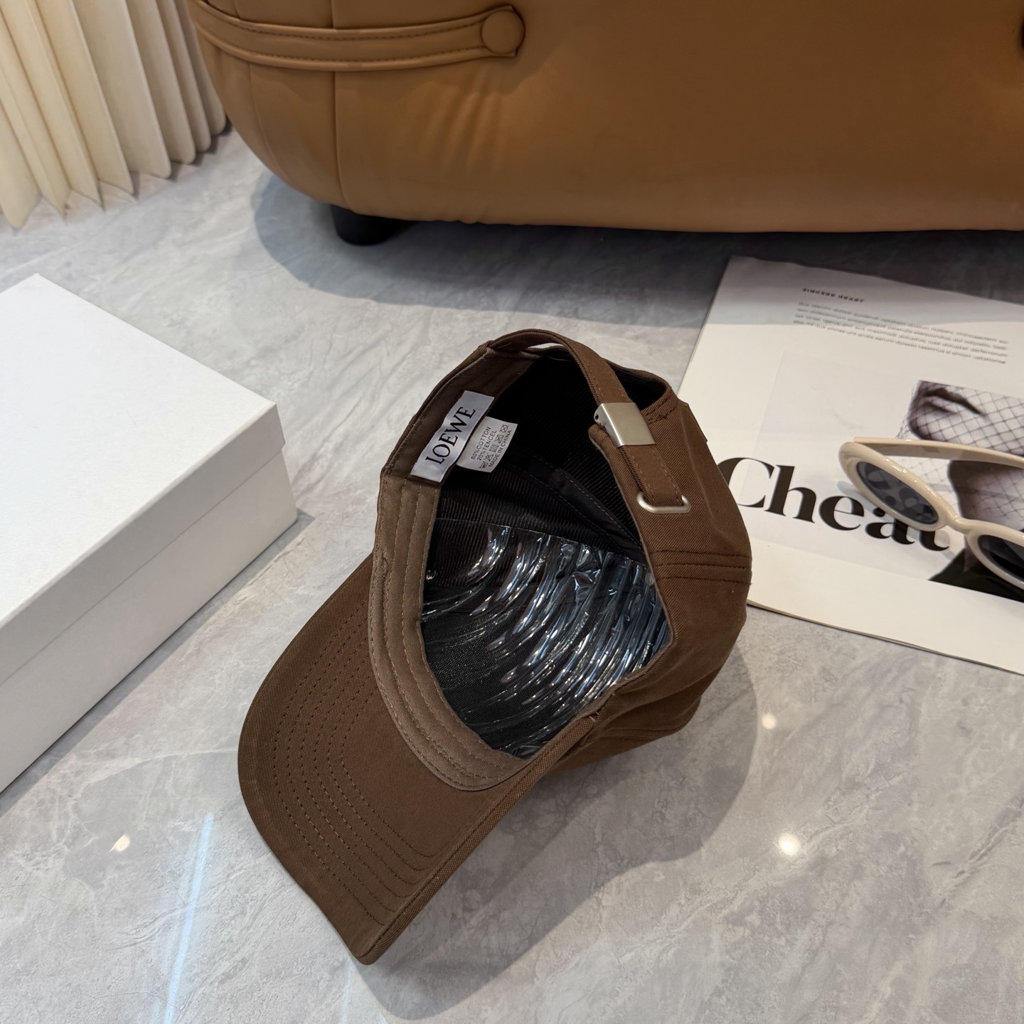 配防尘袋👒罗意威👒LOEWE新款原版原标设计棒球帽🧢质感超好，外部线条定位标准，做工精细，简约大气低价走