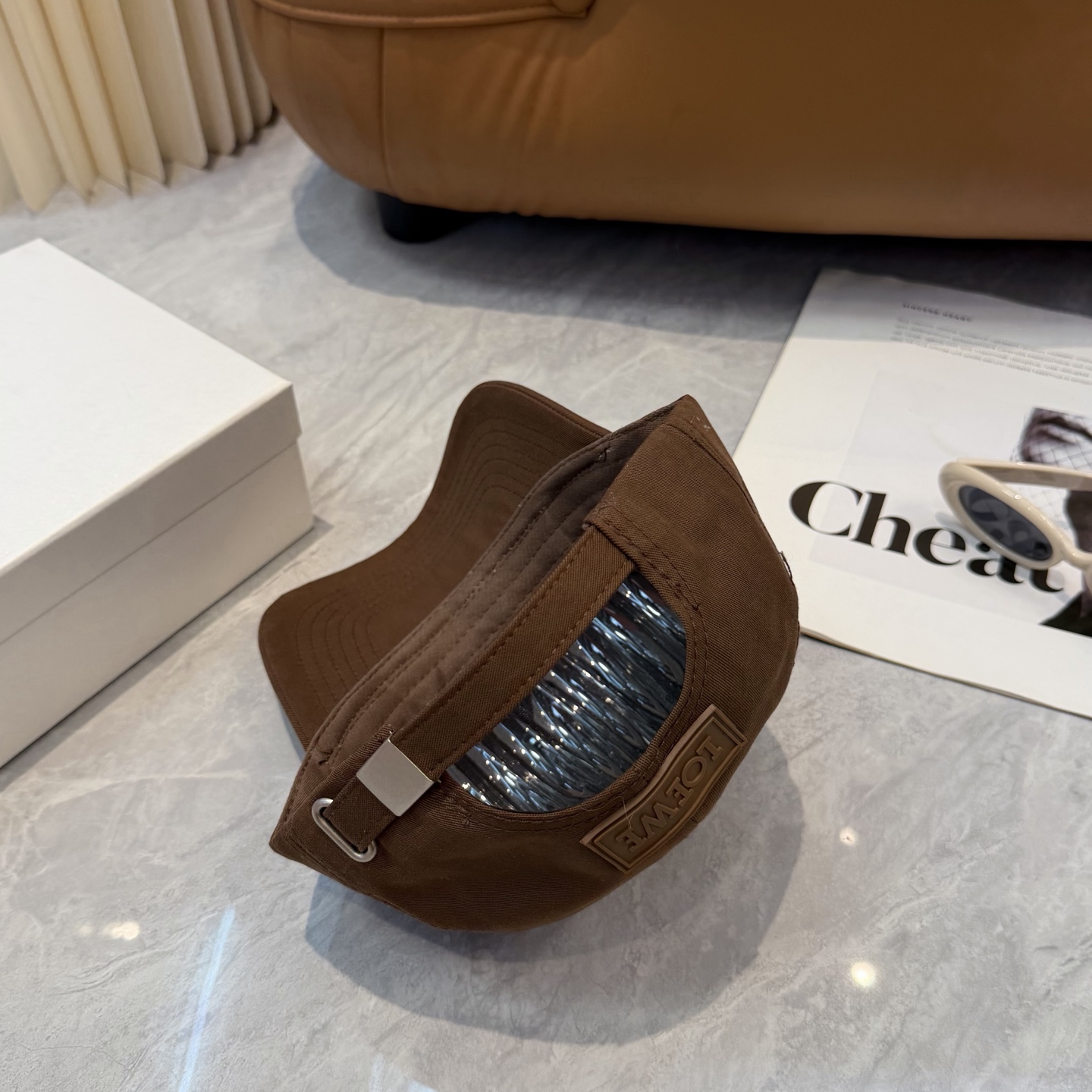 配防尘袋👒罗意威👒LOEWE新款原版原标设计棒球帽🧢质感超好，外部线条定位标准，做工精细，简约大气低价走