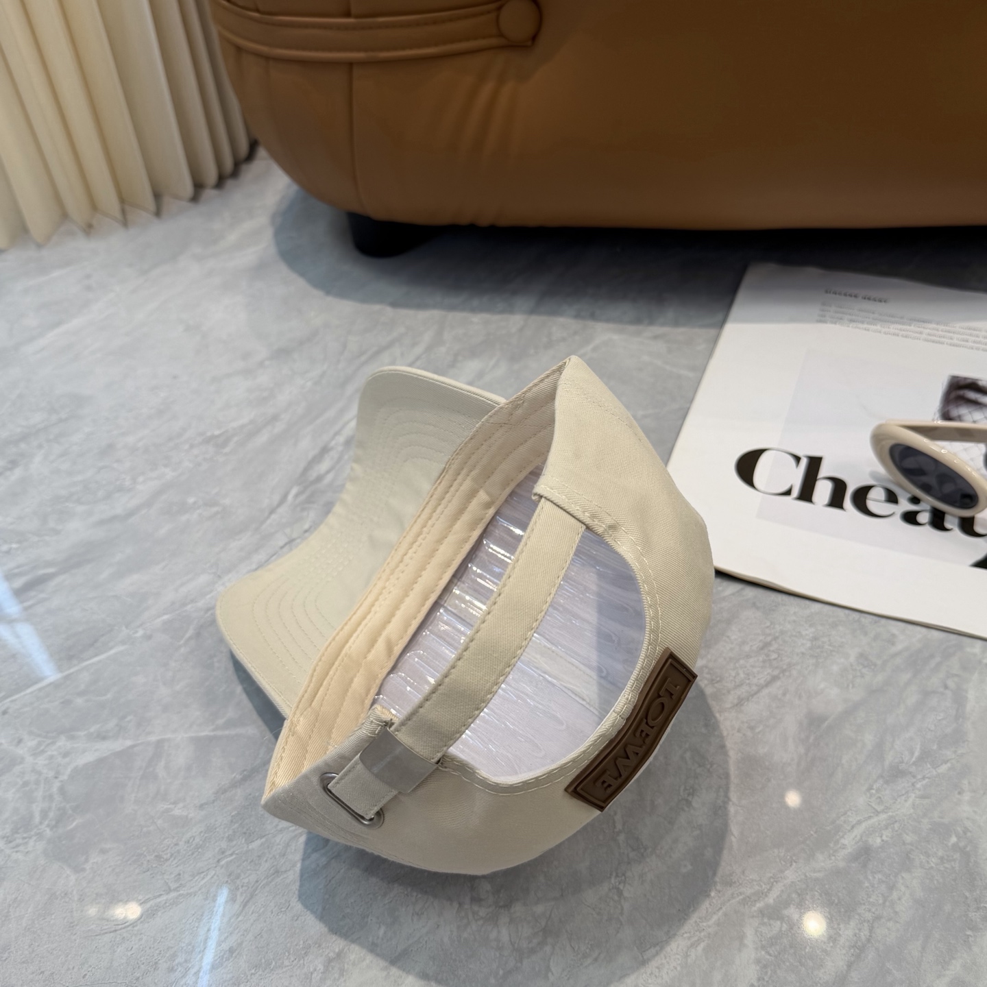 配防尘袋👒罗意威👒LOEWE新款原版原标设计棒球帽🧢质感超好，外部线条定位标准，做工精细，简约大气低价走