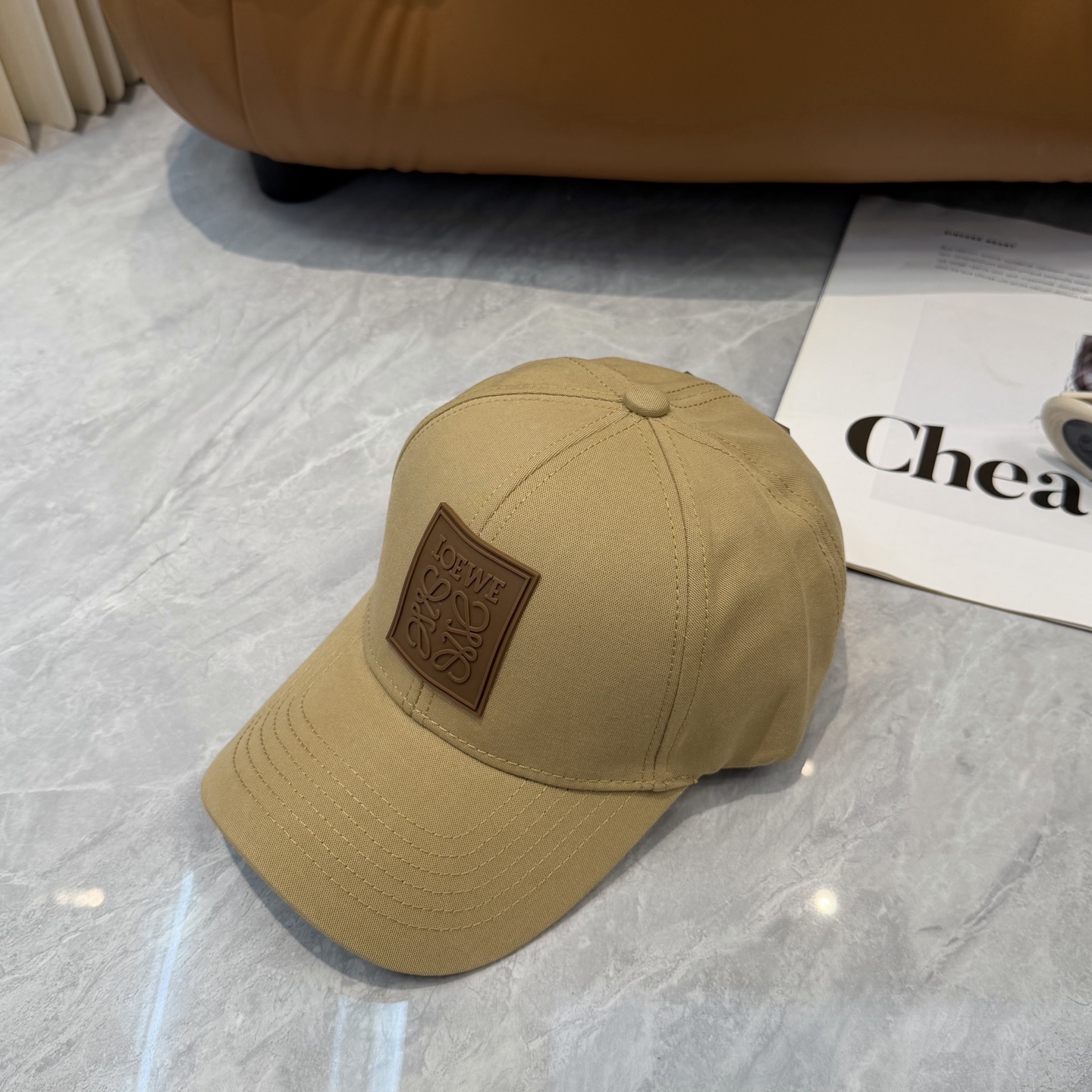 配防尘袋👒罗意威👒LOEWE新款原版原标设计棒球帽🧢质感超好，外部线条定位标准，做工精细，简约大气低价走