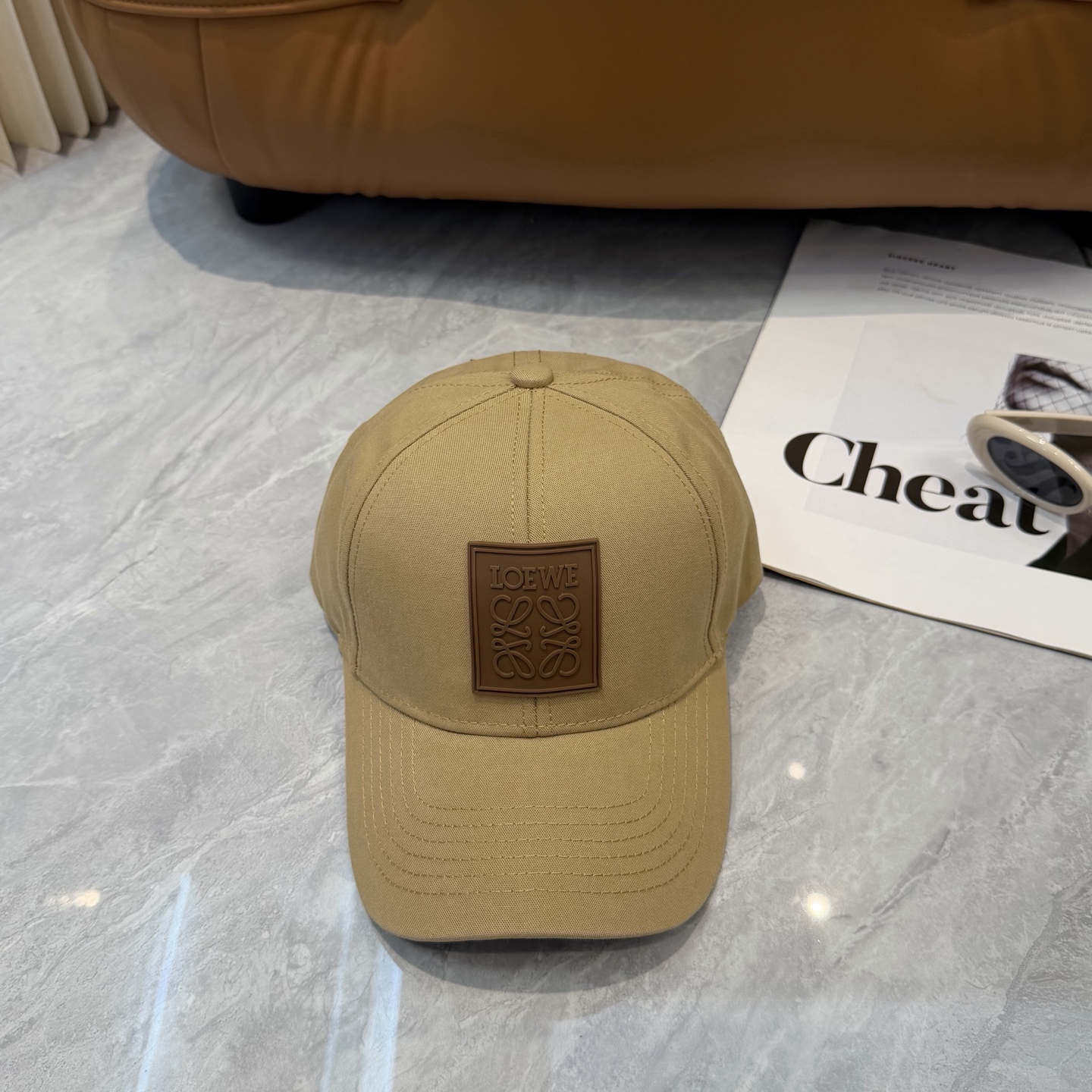 配防尘袋👒罗意威👒LOEWE新款原版原标设计棒球帽🧢质感超好，外部线条定位标准，做工精细，简约大气低价走