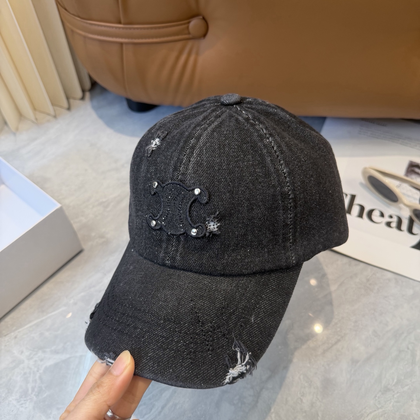 💛配防尘袋【CELINE赛琳】新款牛仔棒球帽🧢，出街必备超好搭配，赶紧入手！