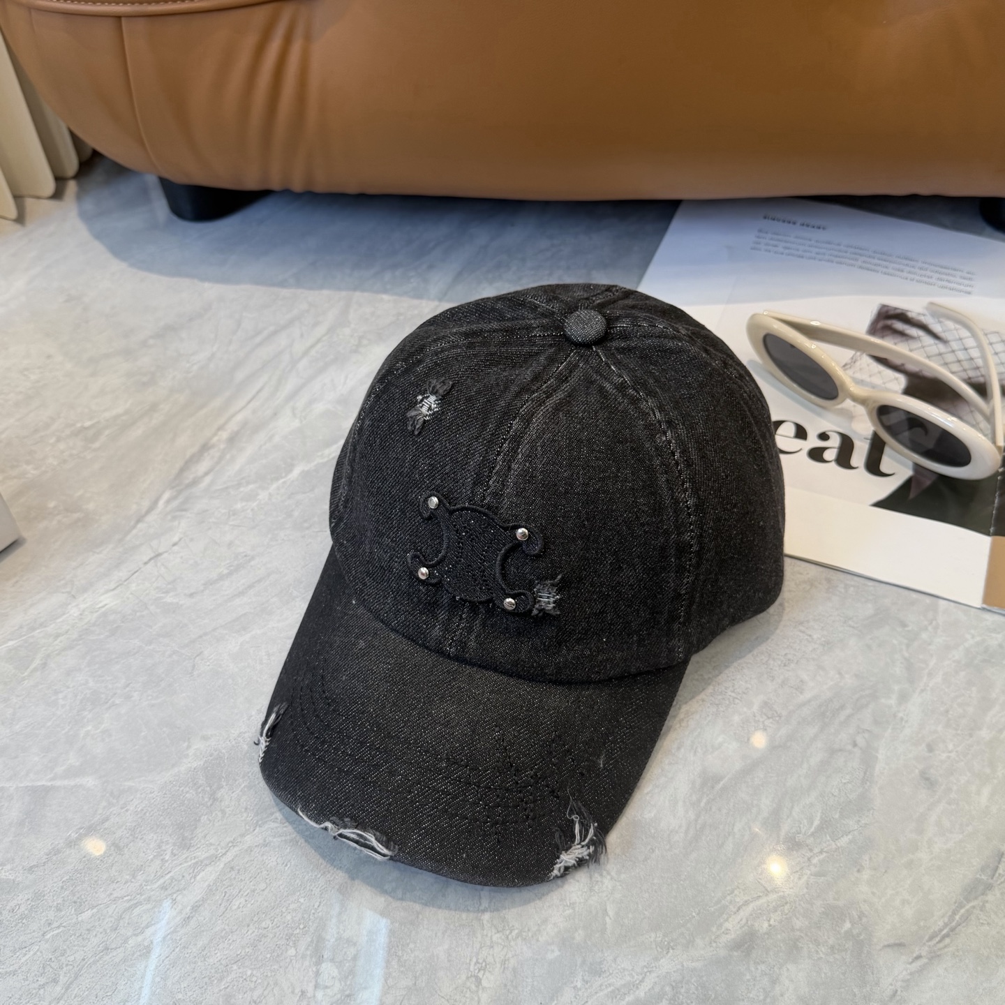 💛配防尘袋【CELINE赛琳】新款牛仔棒球帽🧢，出街必备超好搭配，赶紧入手！