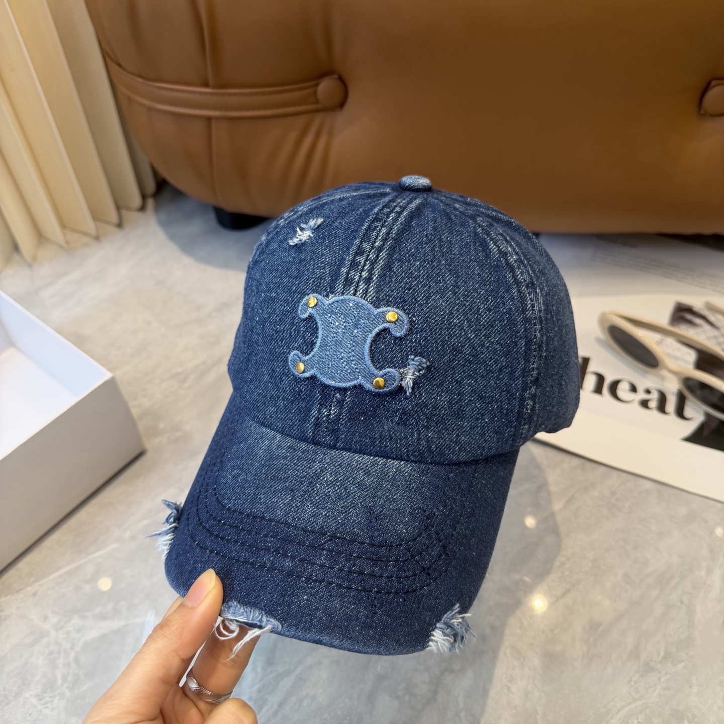 💛配防尘袋【CELINE赛琳】新款牛仔棒球帽🧢，出街必备超好搭配，赶紧入手！