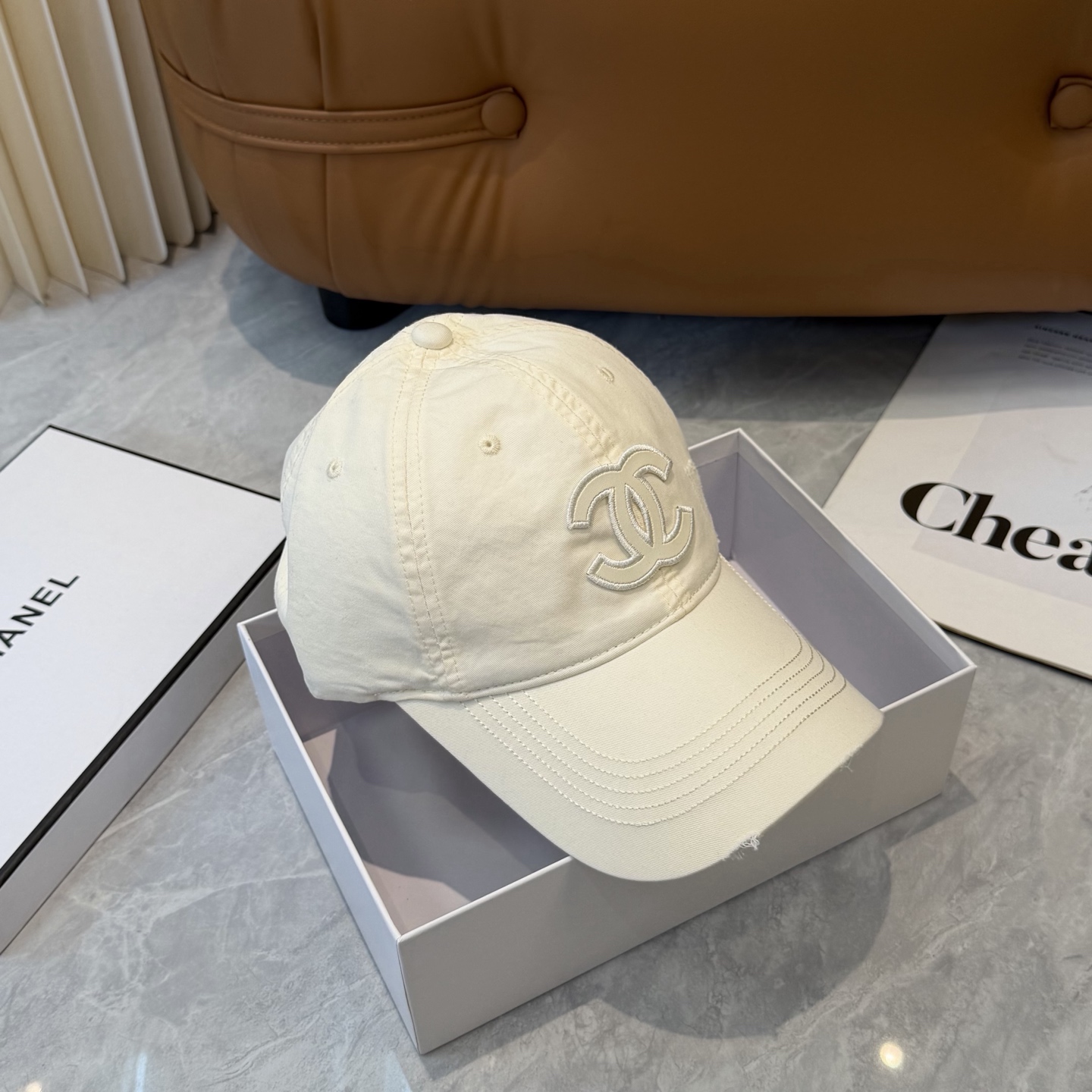 【CHANEL香奈儿】春夏新款简约小香logo棒球帽，新款出货，大牌款超好搭配，赶紧入手！
