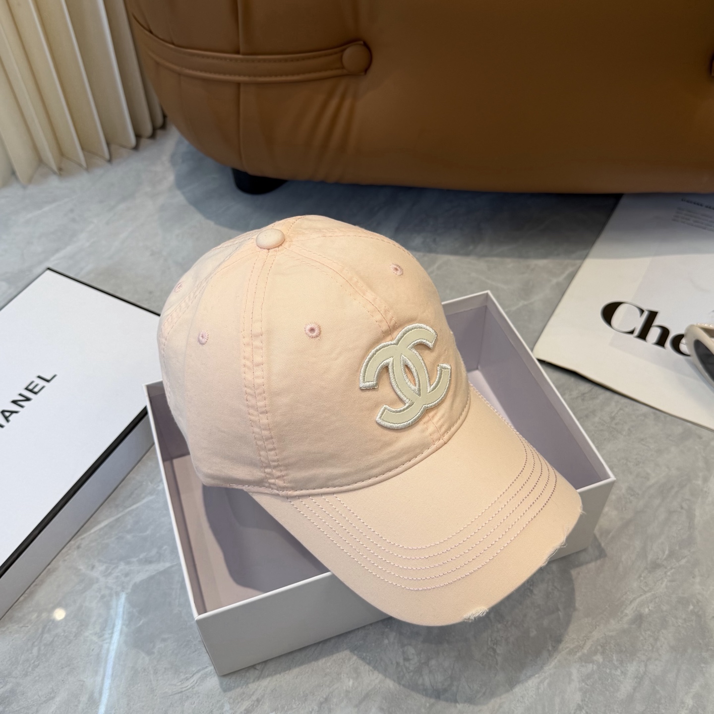 【CHANEL香奈儿】春夏新款简约小香logo棒球帽，新款出货，大牌款超好搭配，赶紧入手！