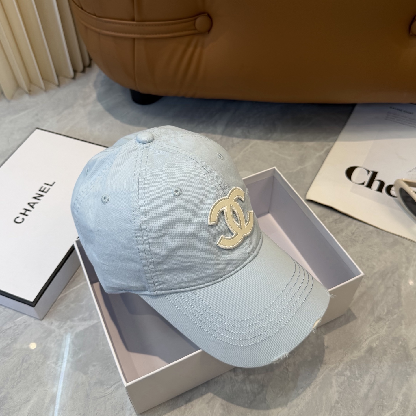 【CHANEL香奈儿】春夏新款简约小香logo棒球帽，新款出货，大牌款超好搭配，赶紧入手！