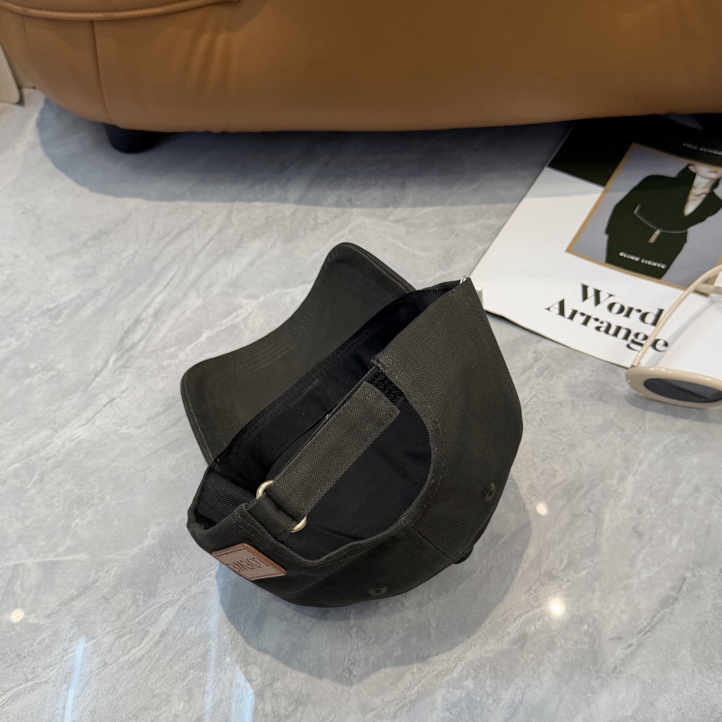 Loewe 罗意威 LOEWE新款刺绣棒球帽，外部线条定位标准，做工精细，简约 低价走量