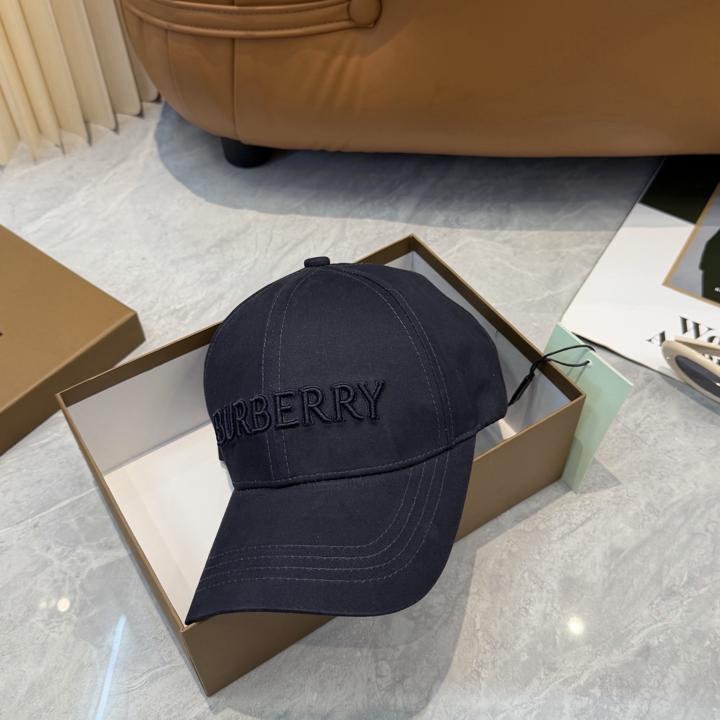 Burberry 款纯棉内里，完美版型， 品质，独家 摄，男女适用