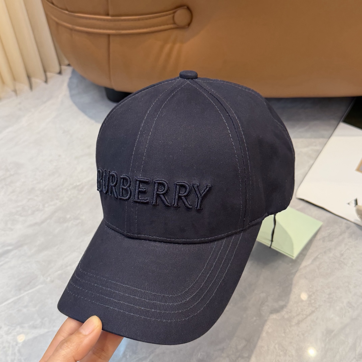 🧢Burberry（巴宝莉）新款刺绣棒球帽  专柜热卖款纯棉内里，完美版型，原厂品质，独家实物拍摄，男女