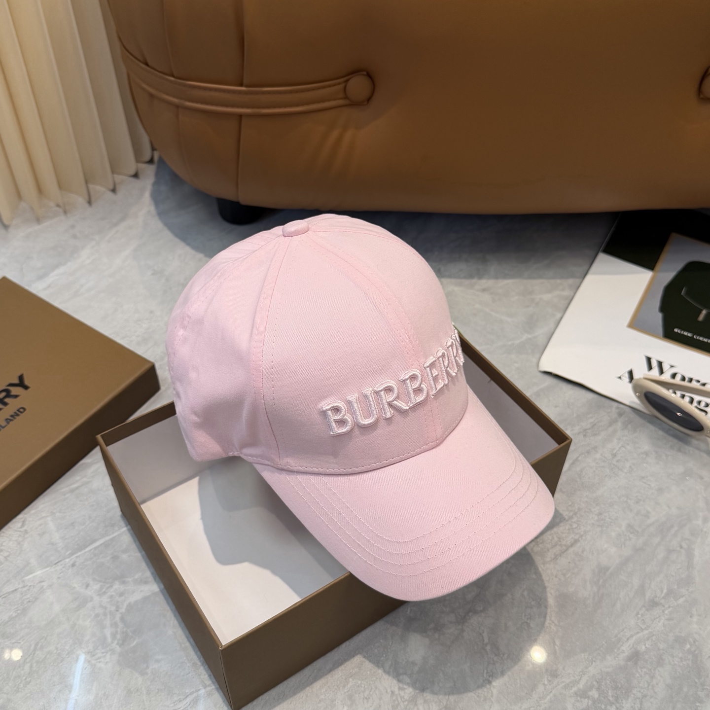 Burberry 款纯棉内里，完美版型， 品质，独家 摄，男女适用
