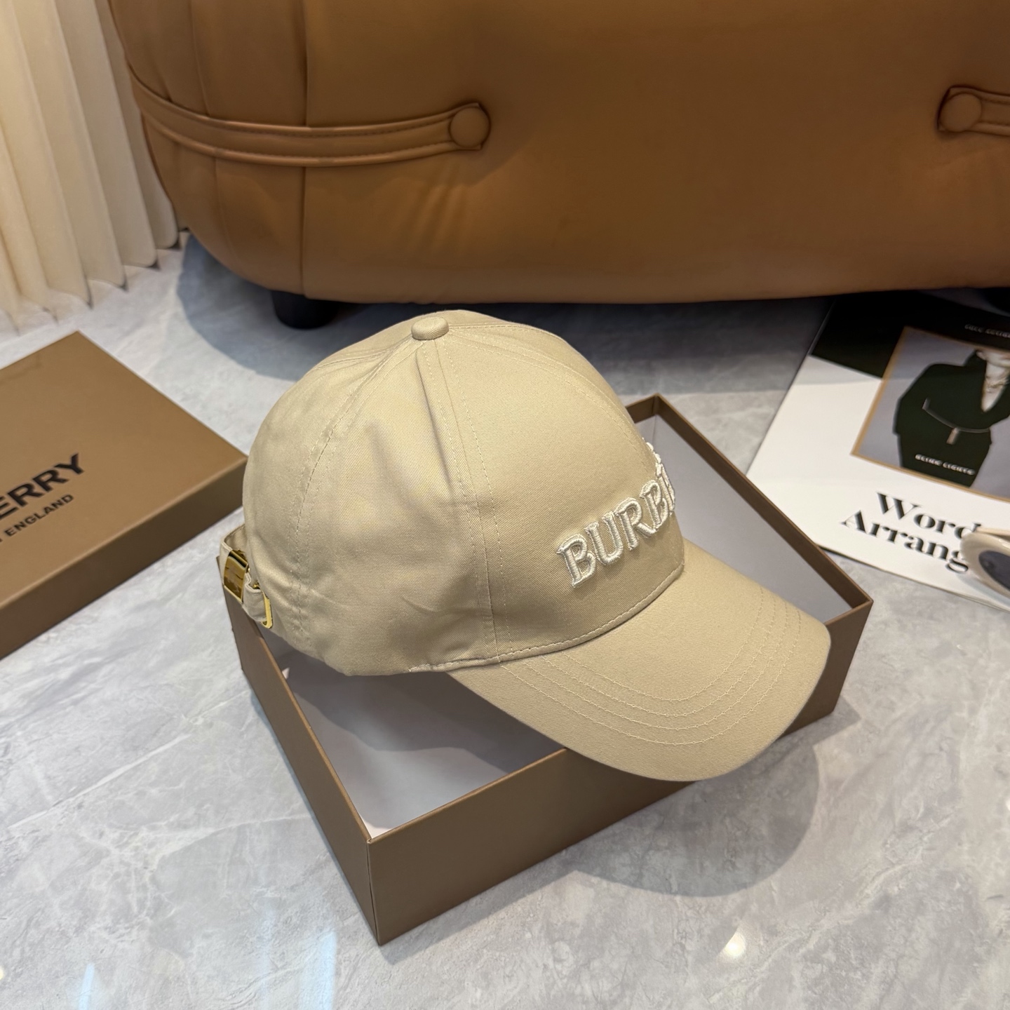 Burberry 款纯棉内里，完美版型， 品质，独家 摄，男女适用