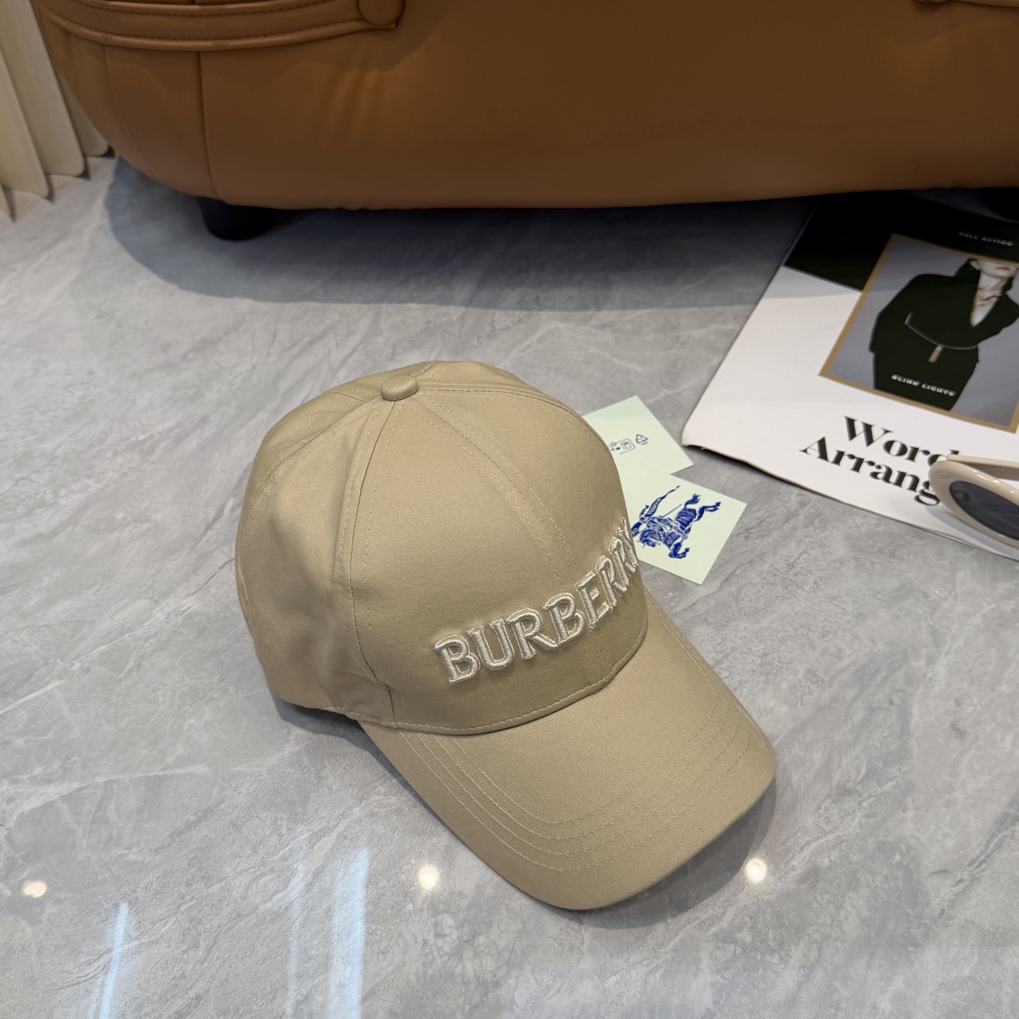 🧢Burberry（巴宝莉）新款刺绣棒球帽  专柜热卖款纯棉内里，完美版型，原厂品质，独家实物拍摄，男女