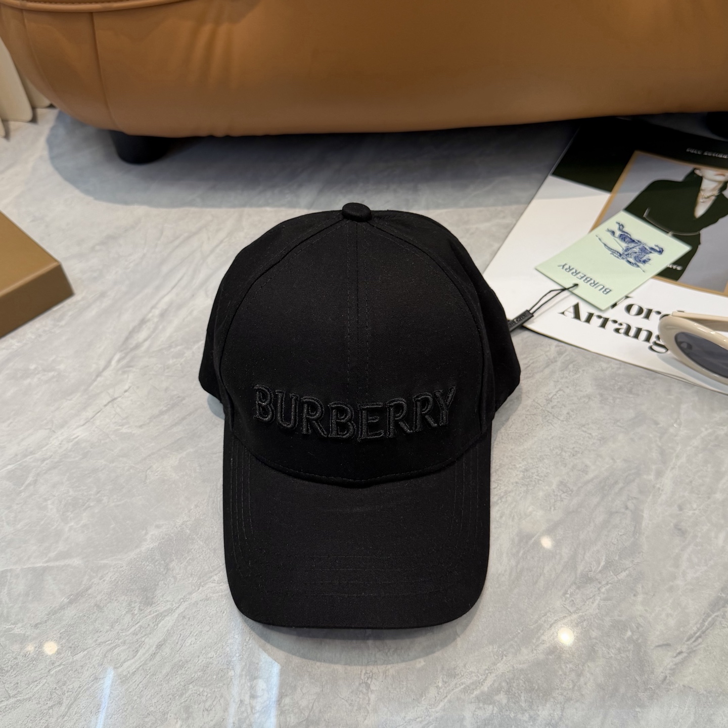 🧢Burberry（巴宝莉）新款刺绣棒球帽  专柜热卖款纯棉内里，完美版型，原厂品质，独家实物拍摄，男女