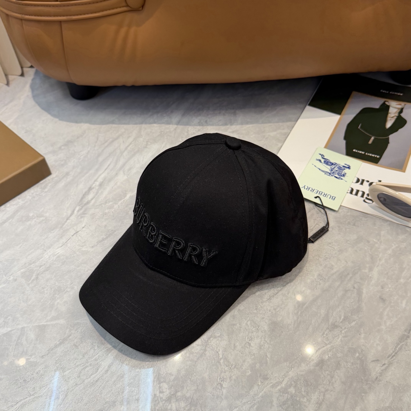 🧢Burberry（巴宝莉）新款刺绣棒球帽  专柜热卖款纯棉内里，完美版型，原厂品质，独家实物拍摄，男女