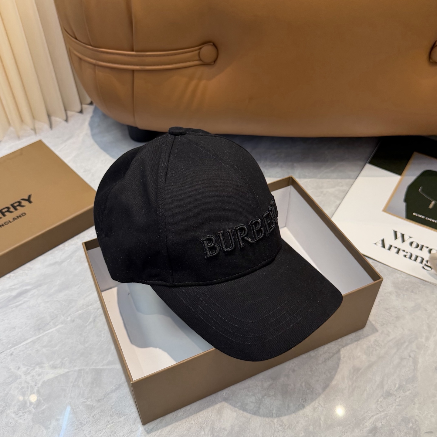Burberry 款纯棉内里，完美版型， 品质，独家 摄，男女适用