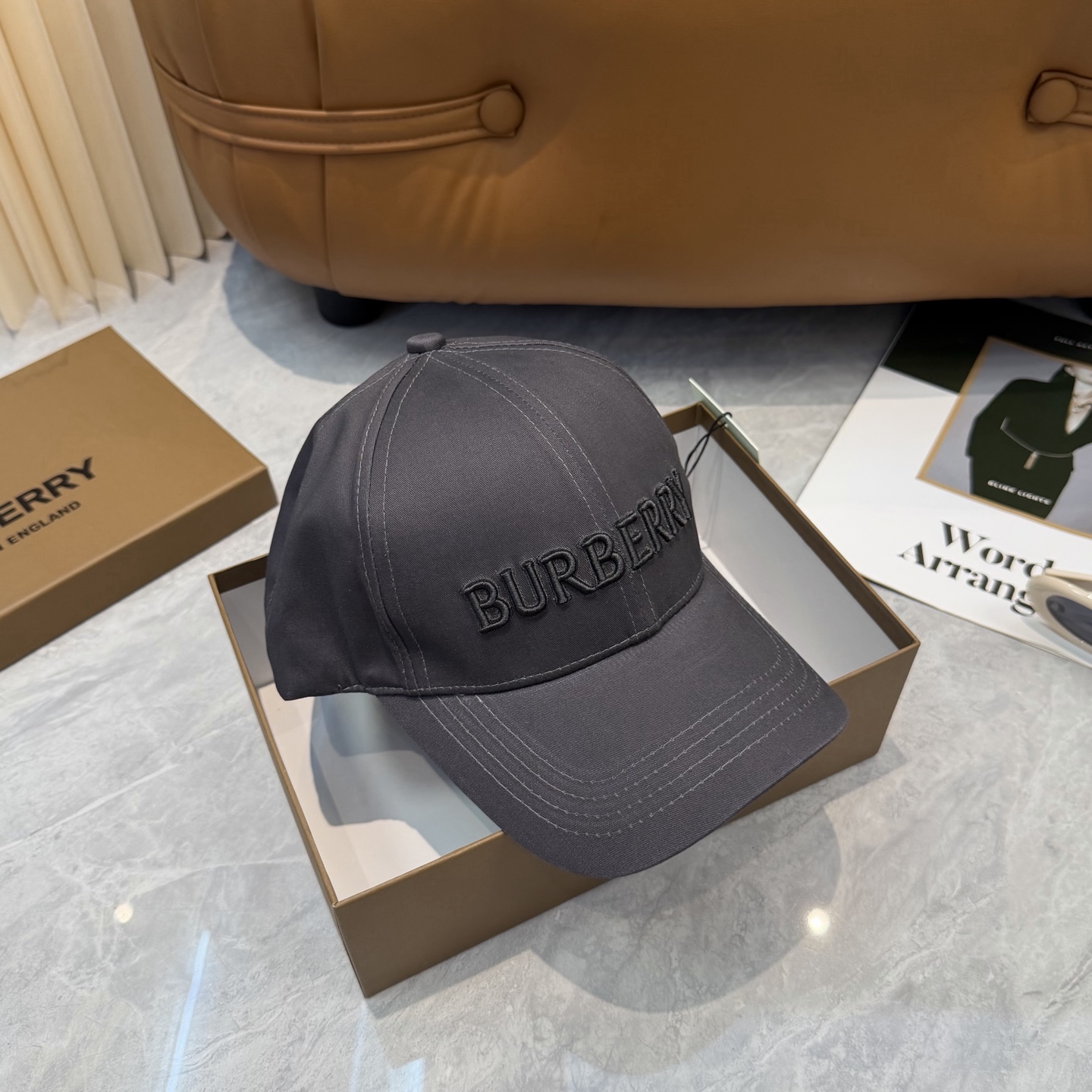 Burberry 款纯棉内里，完美版型， 品质，独家 摄，男女适用