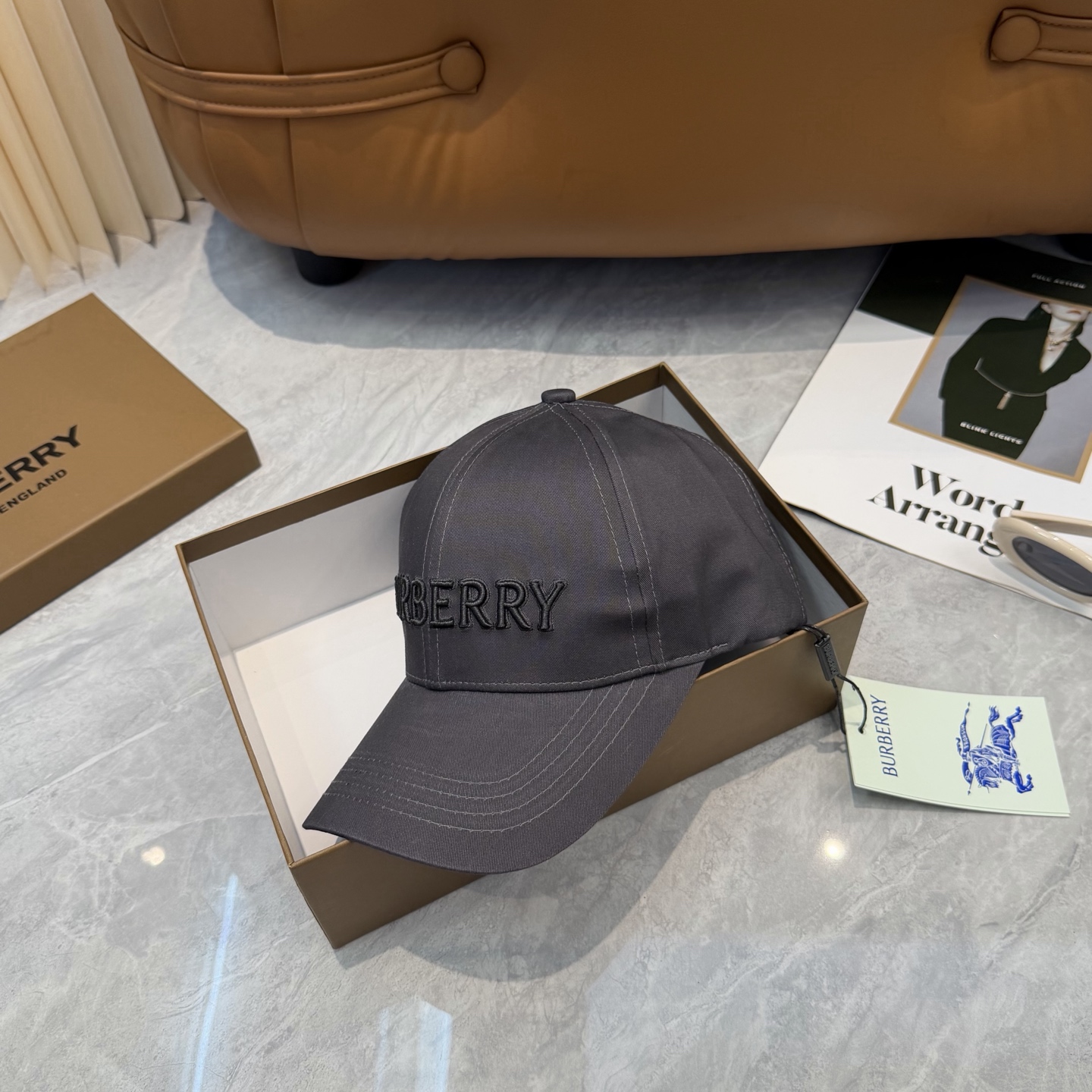 🧢Burberry（巴宝莉）新款刺绣棒球帽  专柜热卖款纯棉内里，完美版型，原厂品质，独家实物拍摄，男女
