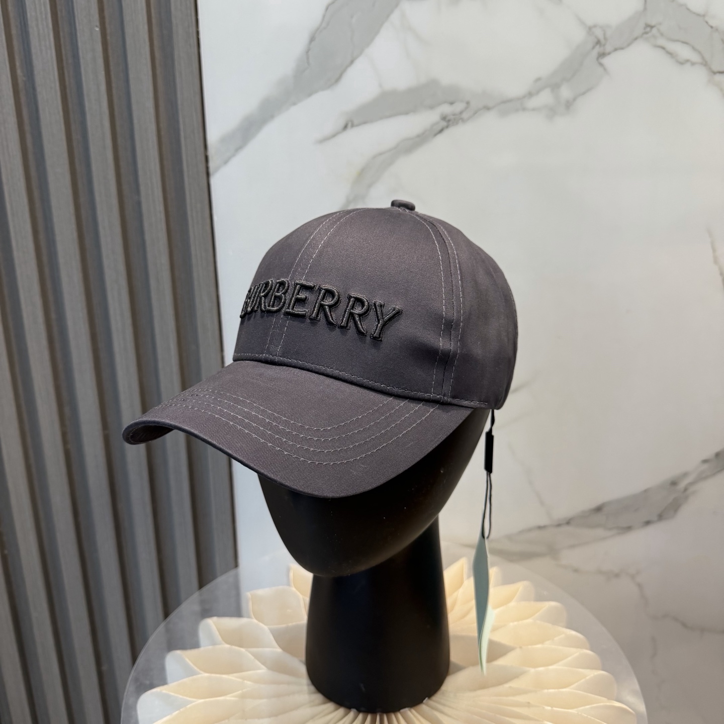 Burberry 款纯棉内里，完美版型， 品质，独家 摄，男女适用