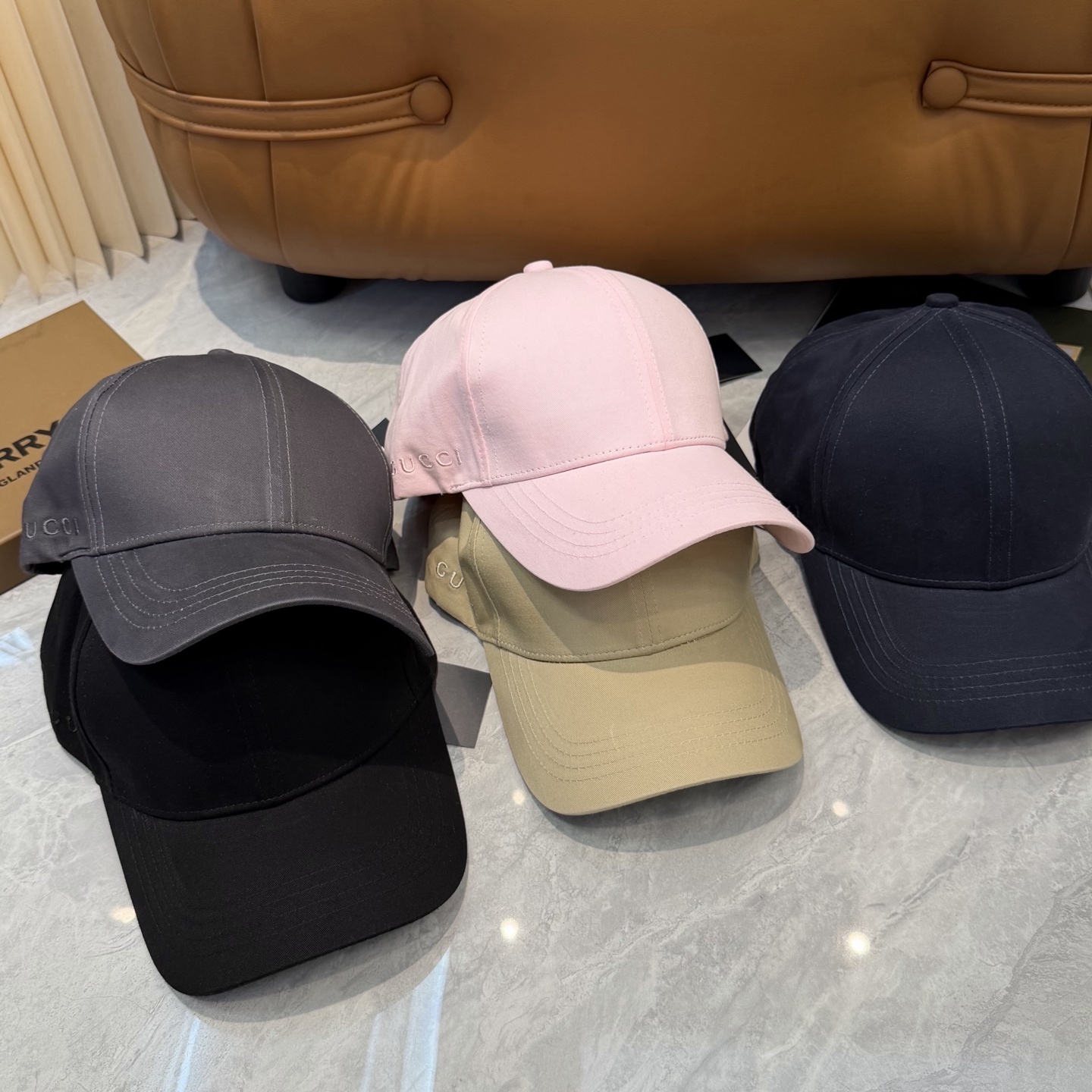 古奇棒球帽♥️🧢新品，棒球帽，原单品质火爆来袭 🔥🎩 工艺非常精美 高档大气上档次！低调奢华，方便携带！