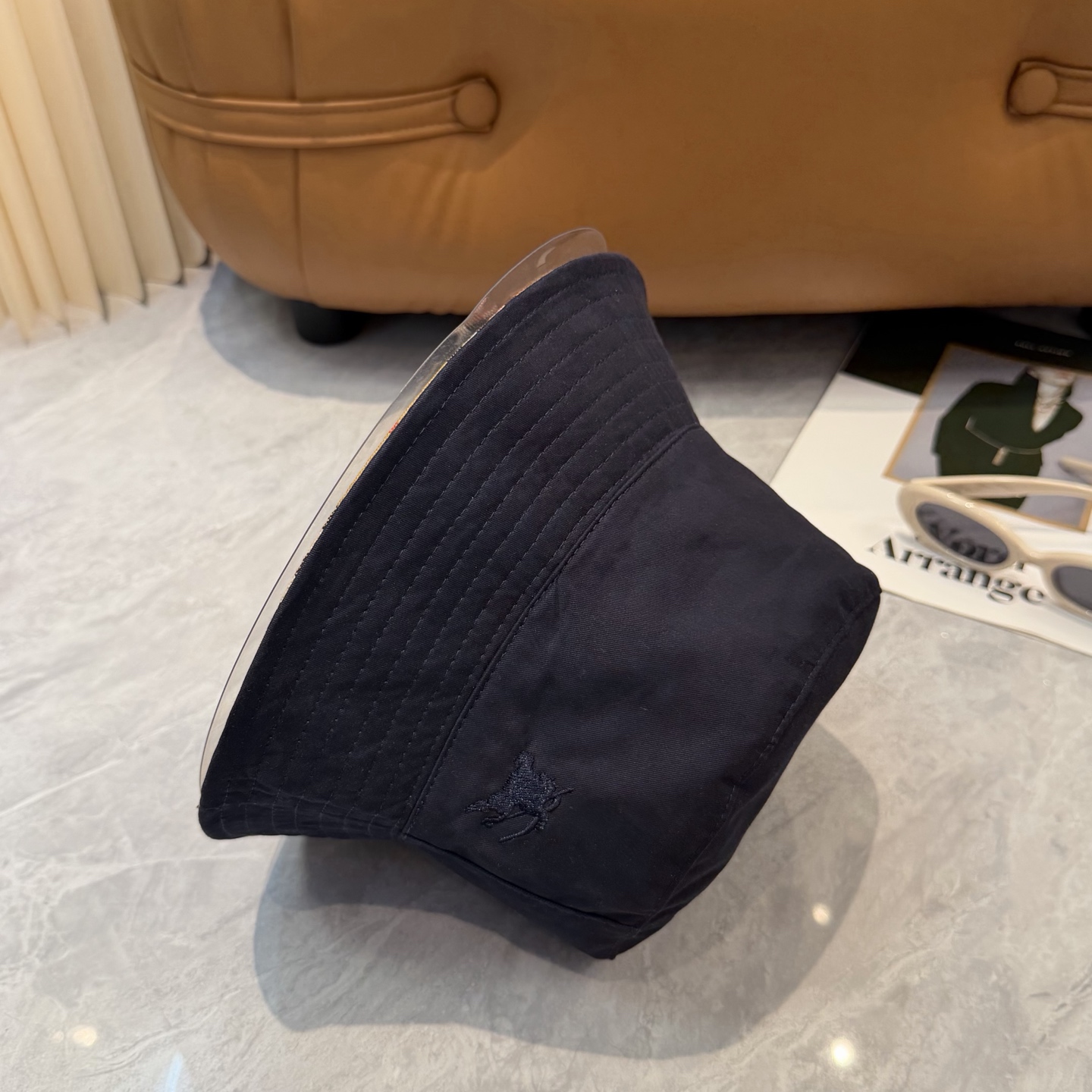 Burberry（巴宝莉）双面渔夫帽  专柜热卖轻盈透气。完美版型，独家实物拍摄，男女适用！👉