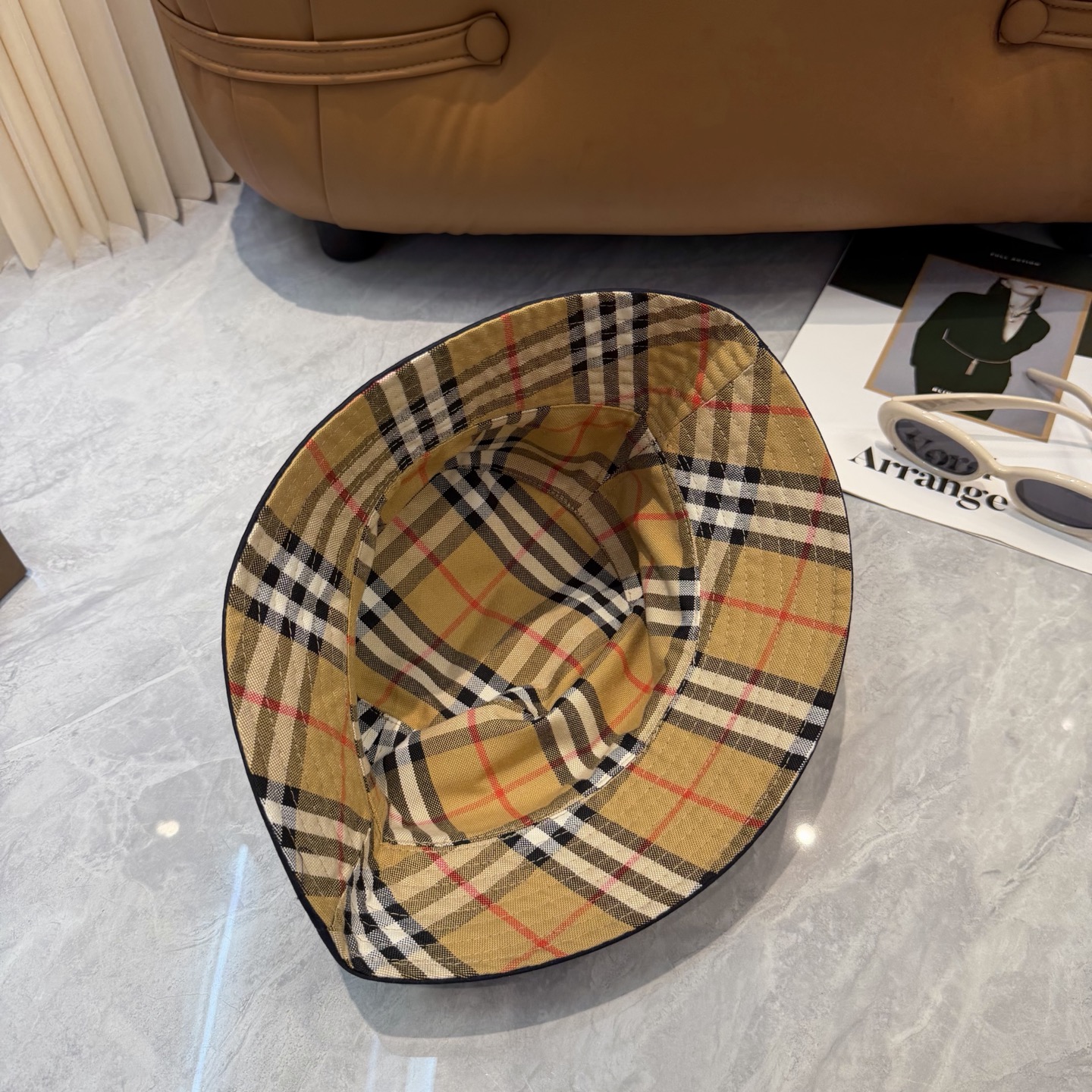 Burberry Burberry（巴宝莉）双面渔夫帽 轻盈透气。完美版型，独家 摄，男女适用
