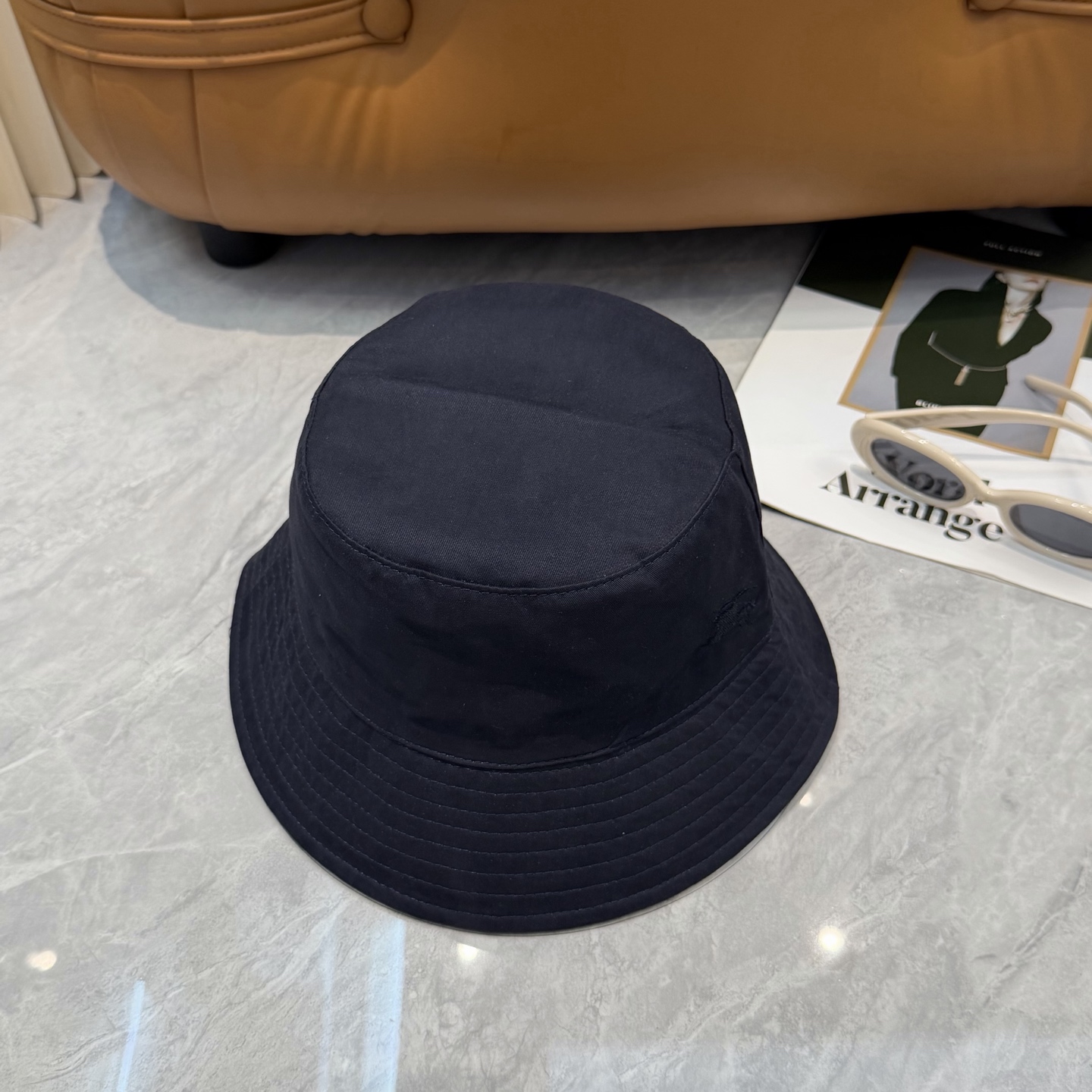 Burberry（巴宝莉）双面渔夫帽  专柜热卖轻盈透气。完美版型，独家实物拍摄，男女适用！👉