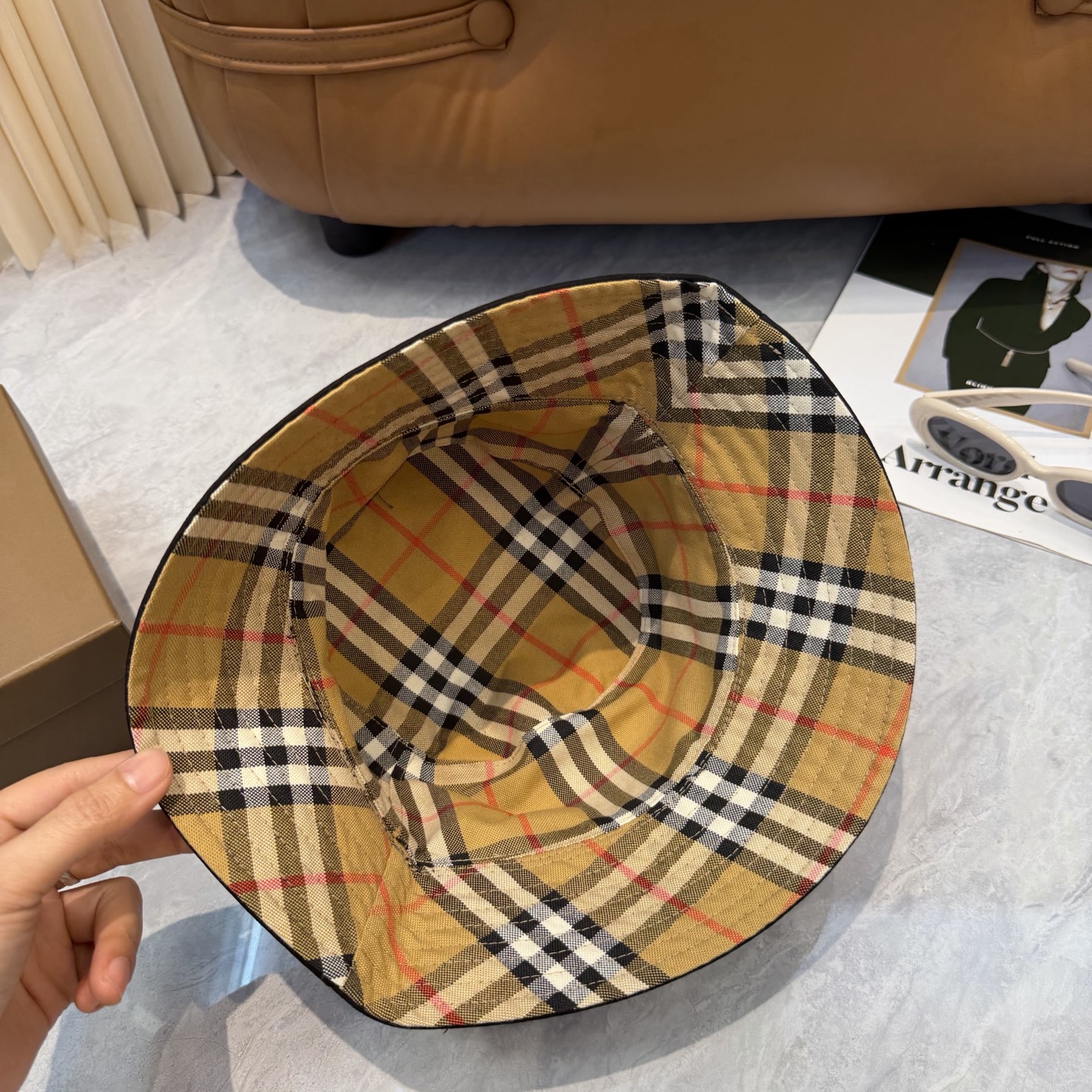 Burberry Burberry（巴宝莉）双面渔夫帽 轻盈透气。完美版型，独家 摄，男女适用