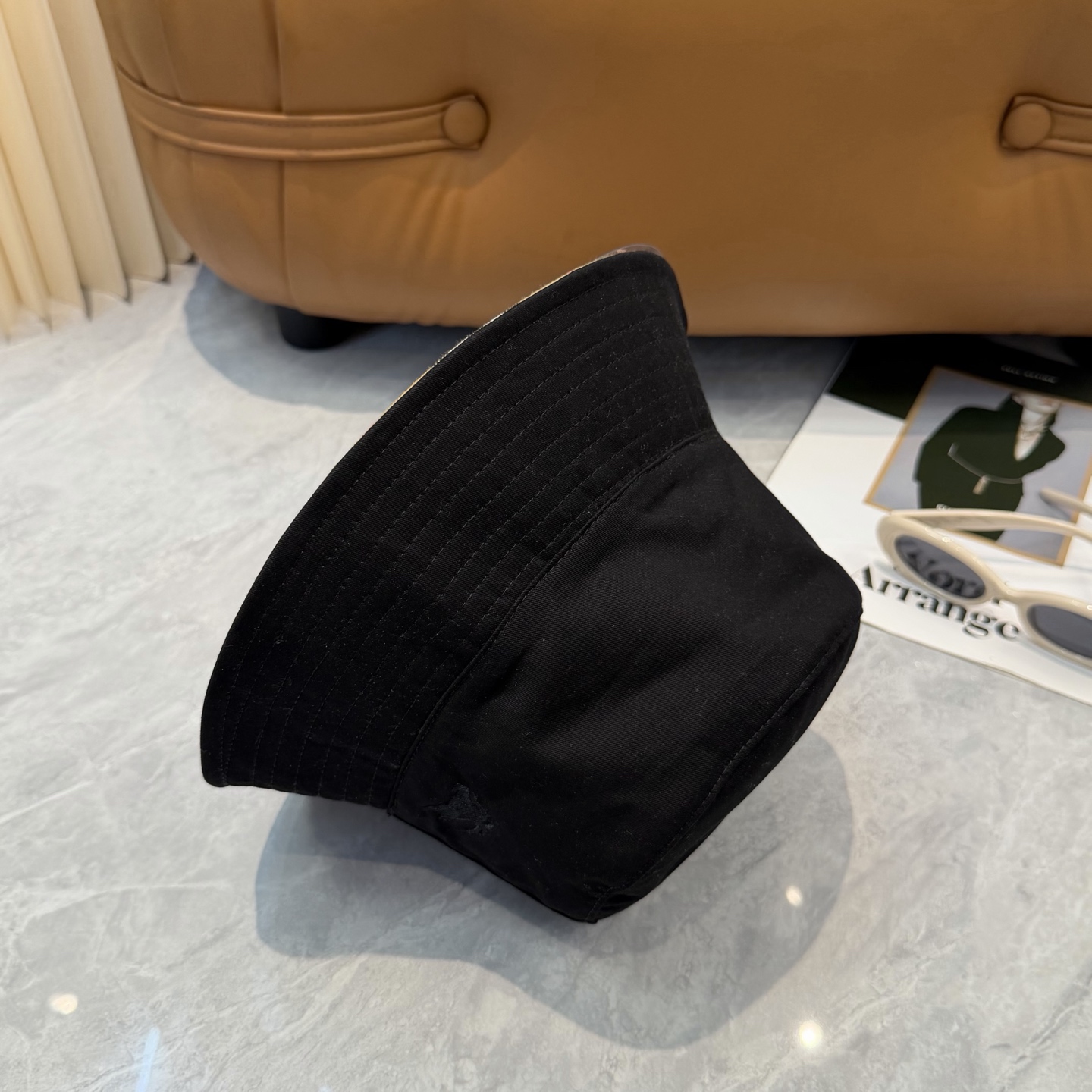 Burberry（巴宝莉）双面渔夫帽  专柜热卖轻盈透气。完美版型，独家实物拍摄，男女适用！👉