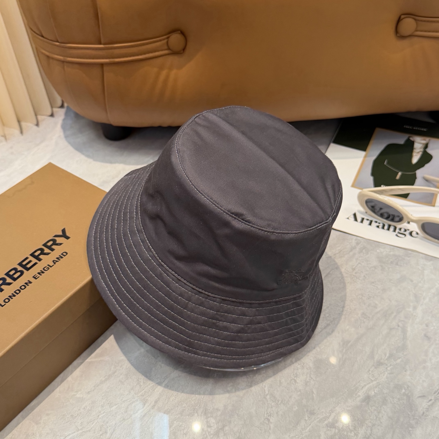Burberry Burberry（巴宝莉）双面渔夫帽 轻盈透气。完美版型，独家 摄，男女适用