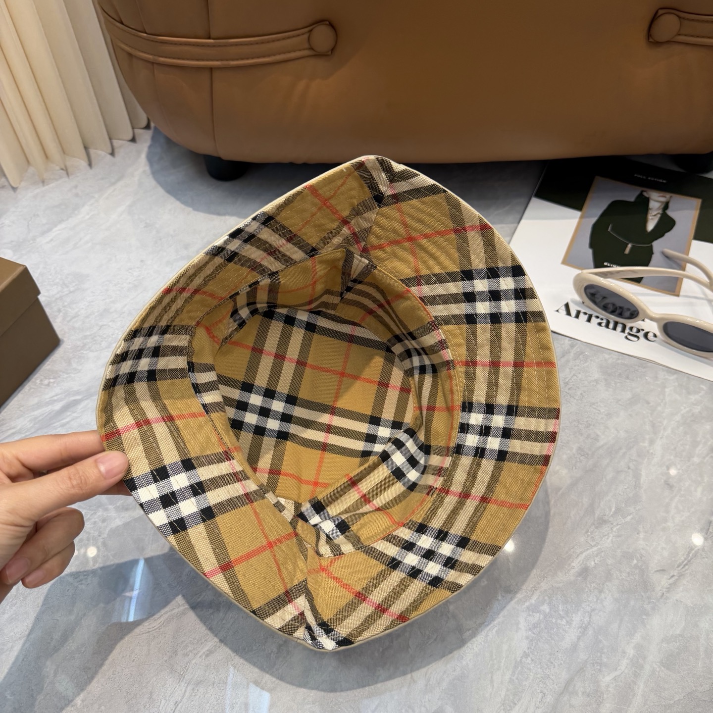 Burberry Burberry（巴宝莉）双面渔夫帽 轻盈透气。完美版型，独家 摄，男女适用