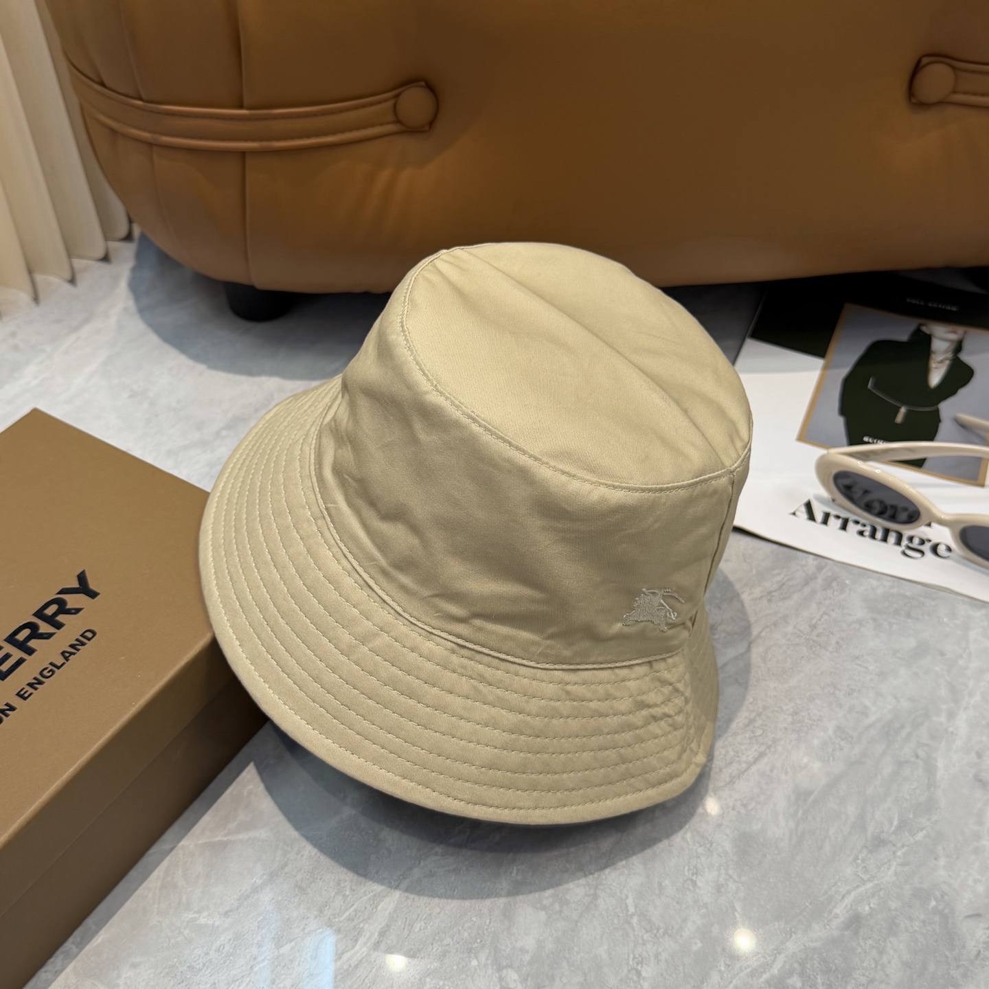 Burberry Burberry（巴宝莉）双面渔夫帽 轻盈透气。完美版型，独家 摄，男女适用