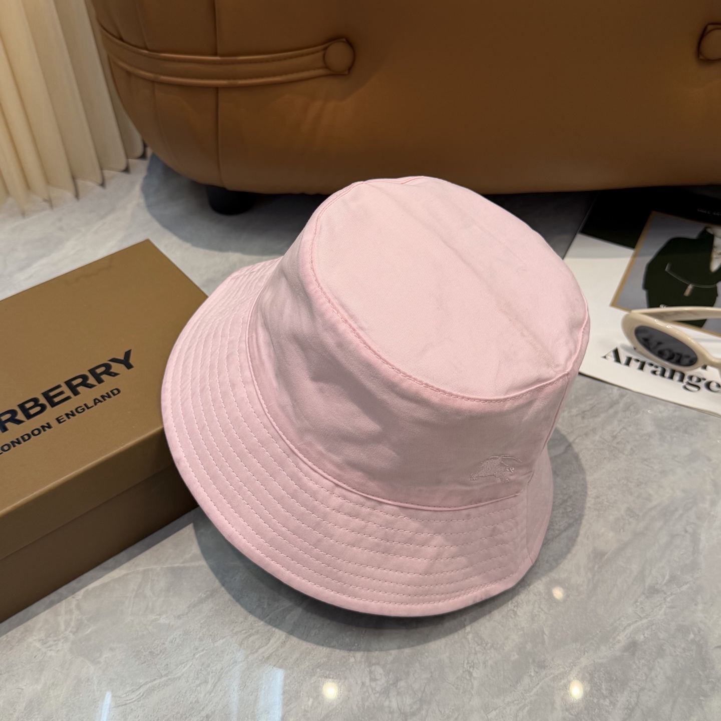 Burberry Burberry（巴宝莉）双面渔夫帽 轻盈透气。完美版型，独家 摄，男女适用