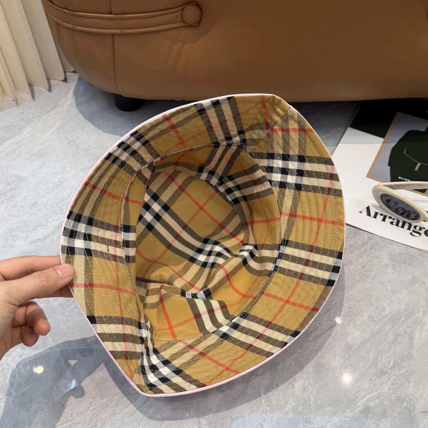 Burberry Burberry（巴宝莉）双面渔夫帽 轻盈透气。完美版型，独家 摄，男女适用