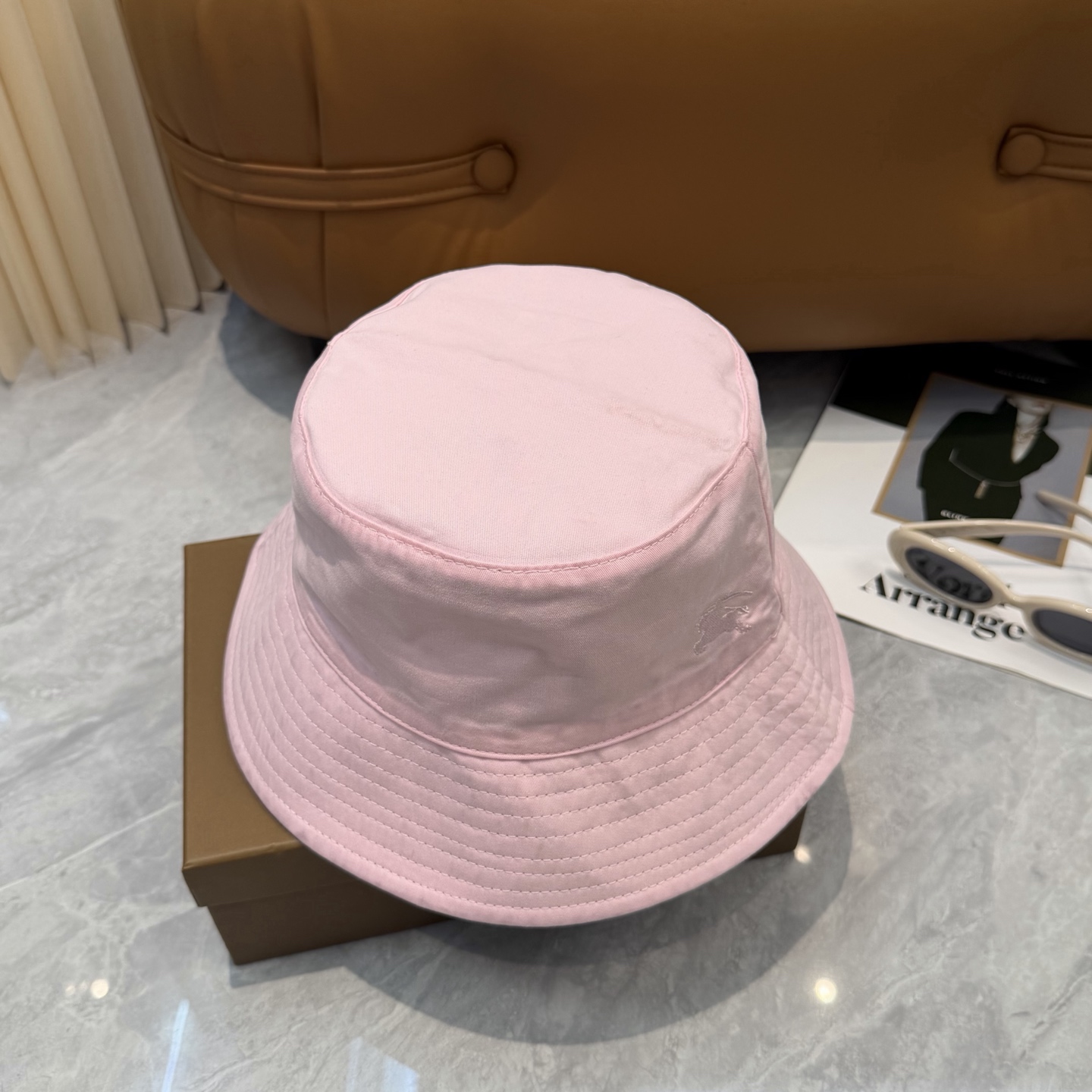 Burberry Burberry（巴宝莉）双面渔夫帽 轻盈透气。完美版型，独家 摄，男女适用